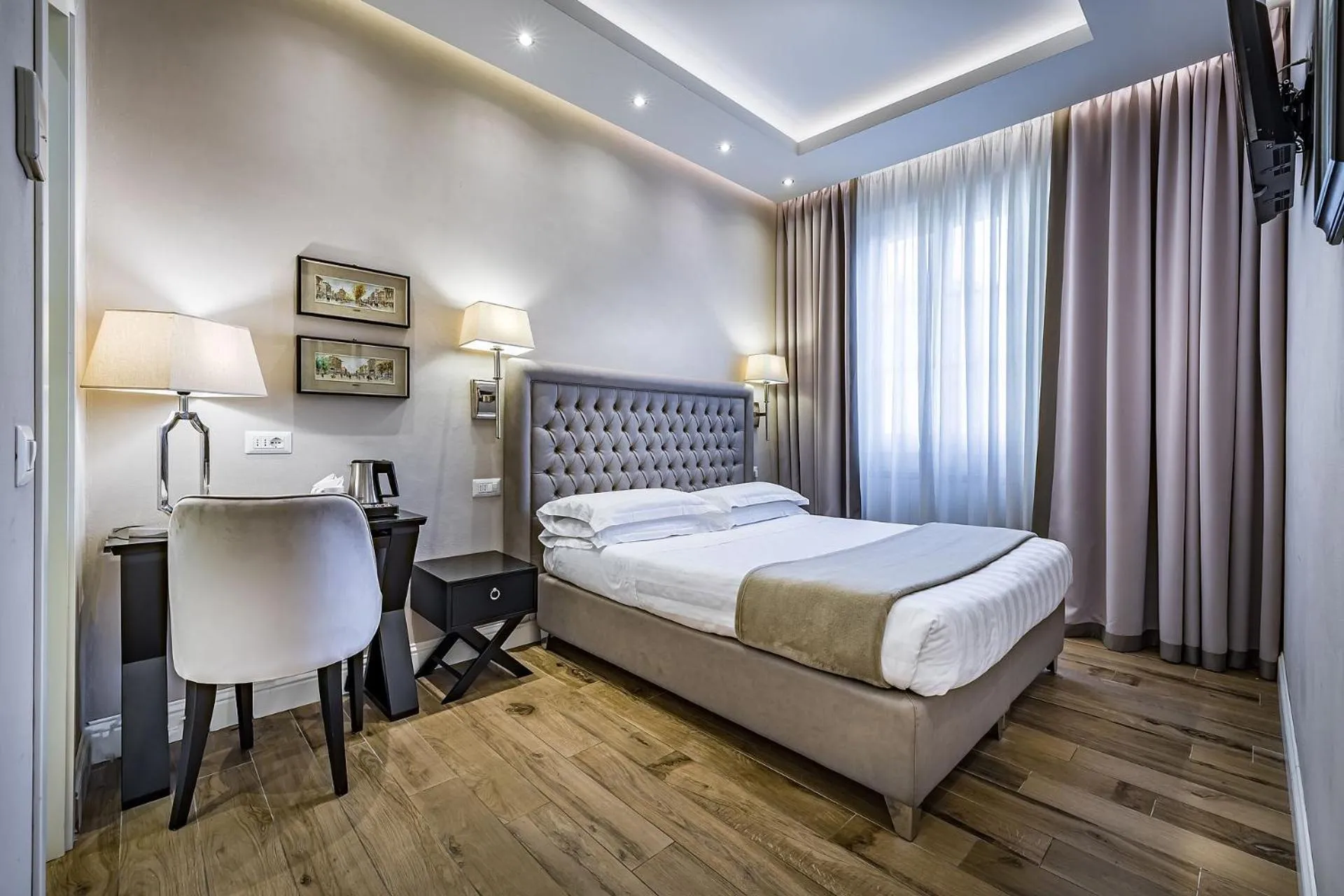 Photo of the whole room, Bed in Hotel Emma Small Luxury Hotel