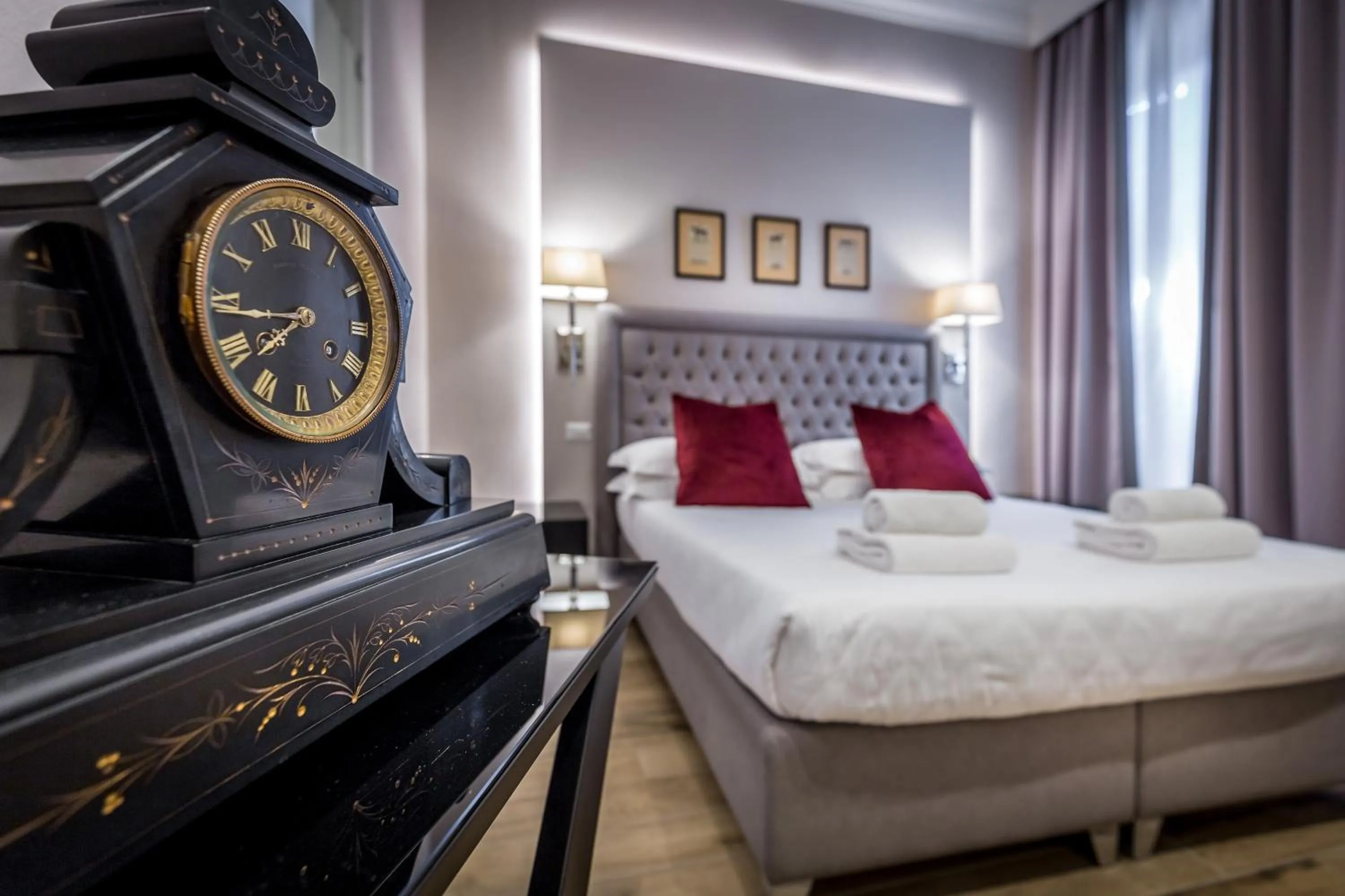 Bed in Hotel Emma Small Luxury Hotel