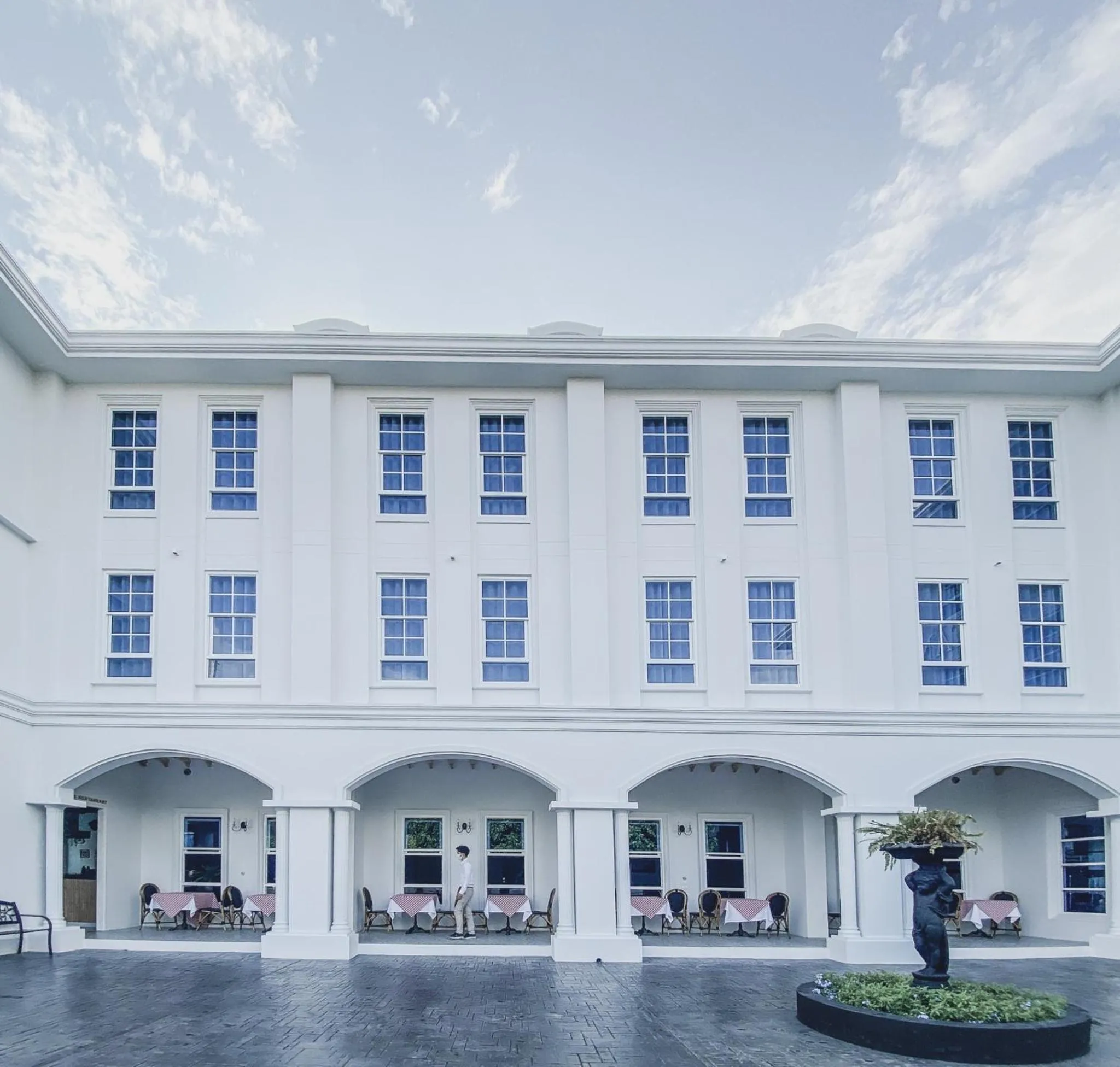 Property building in Le Cannes Hotel