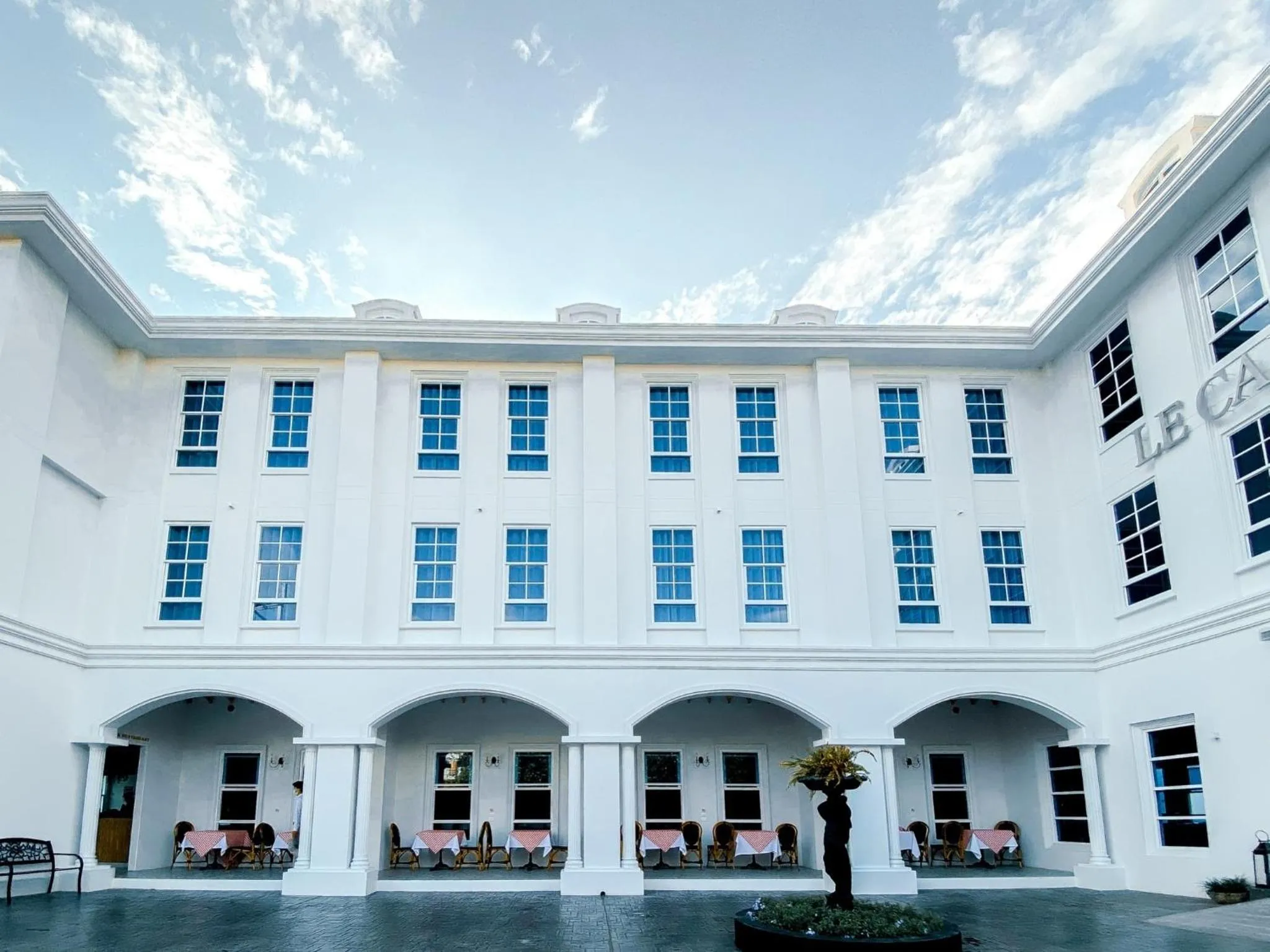 Property building in Le Cannes Hotel