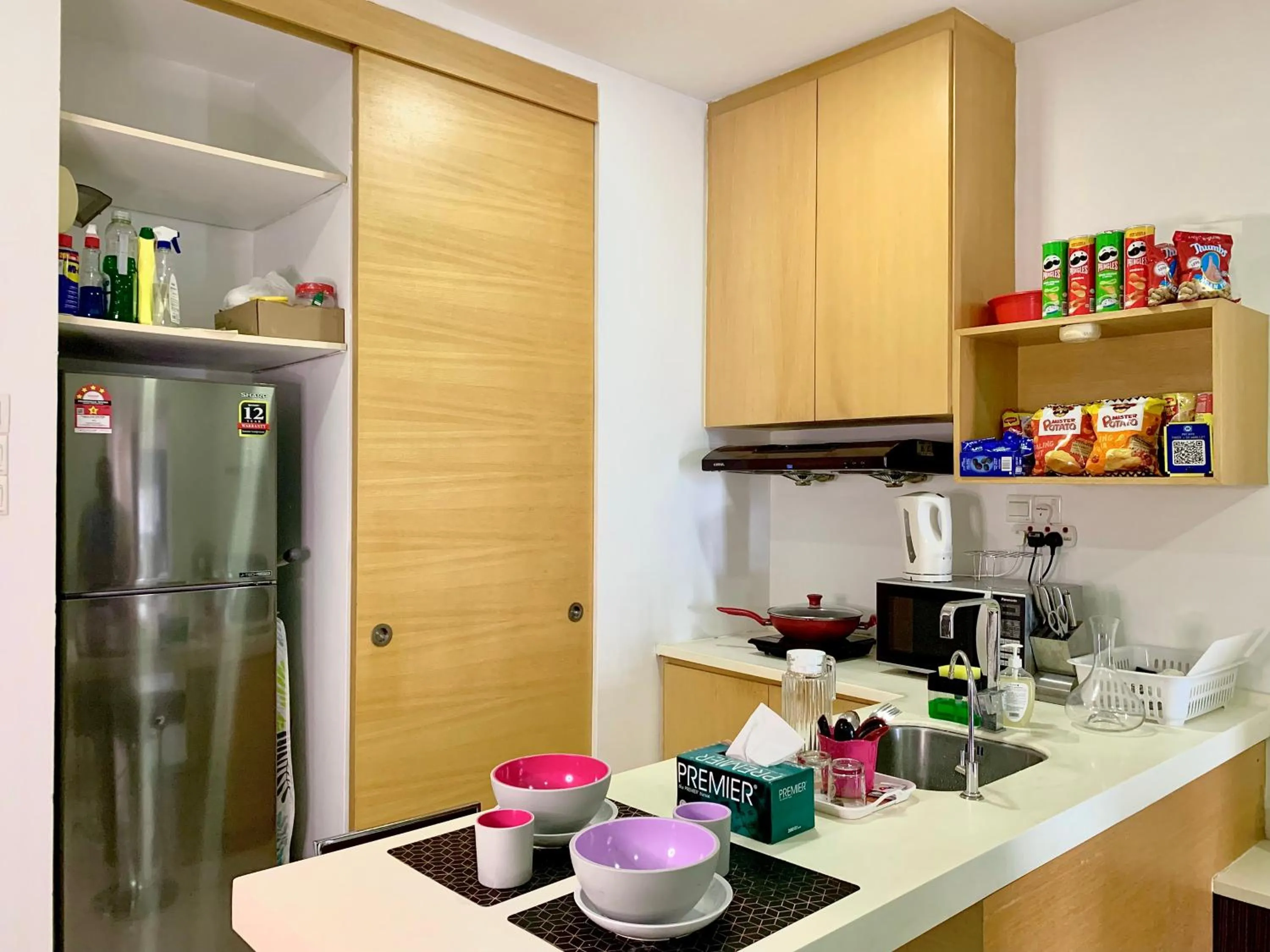 Kitchen or kitchenette in Private Jacuzzi Staycation at KL City 152