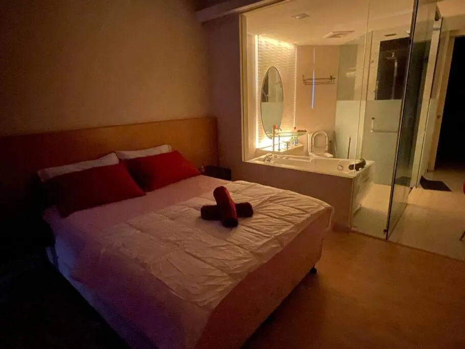 Bed in Private Jacuzzi Staycation at KL City 921