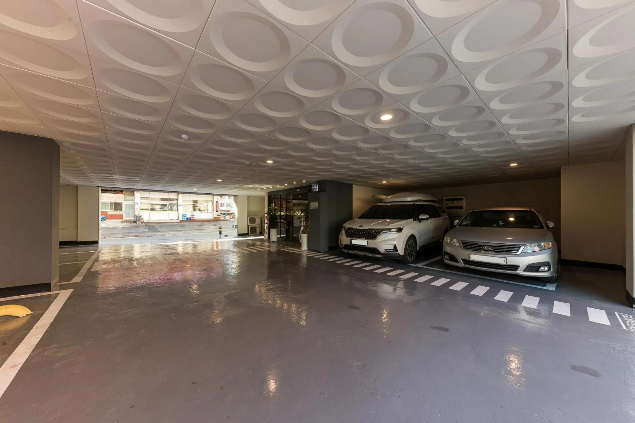 Parking in Hotel 24st Prestige