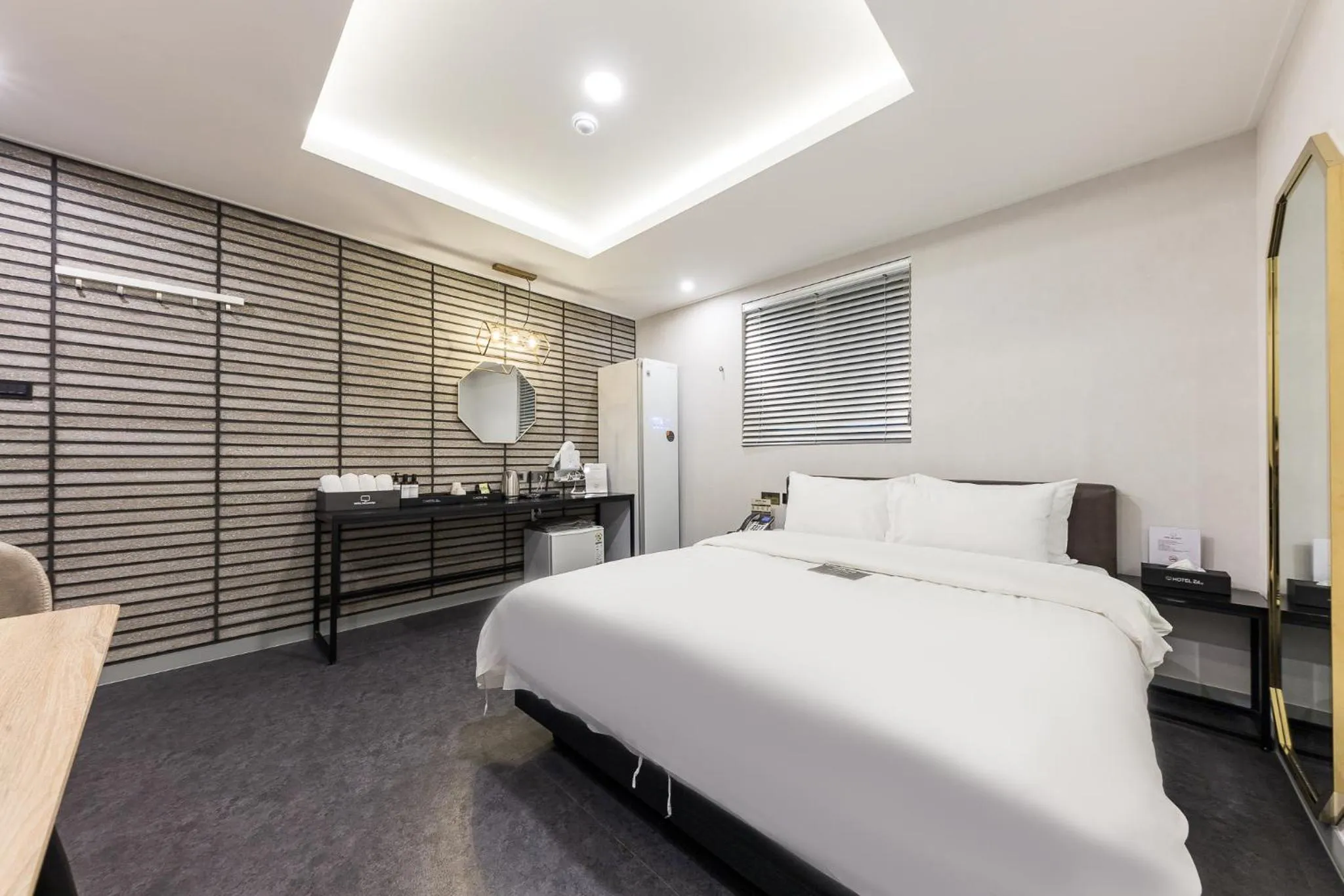 Photo of the whole room, Bed in Hotel 24st Prestige