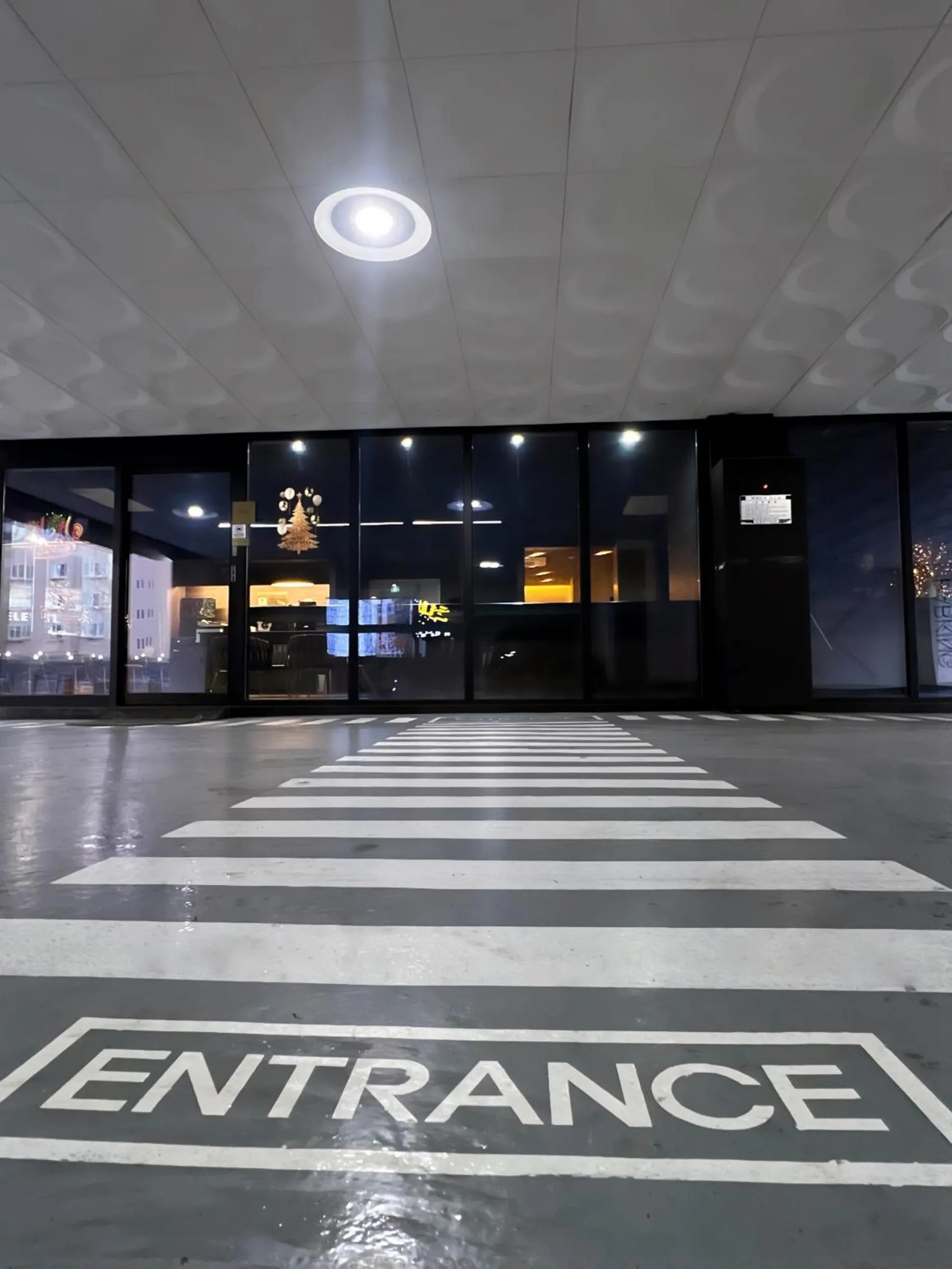 Parking in Hotel 24st Prestige