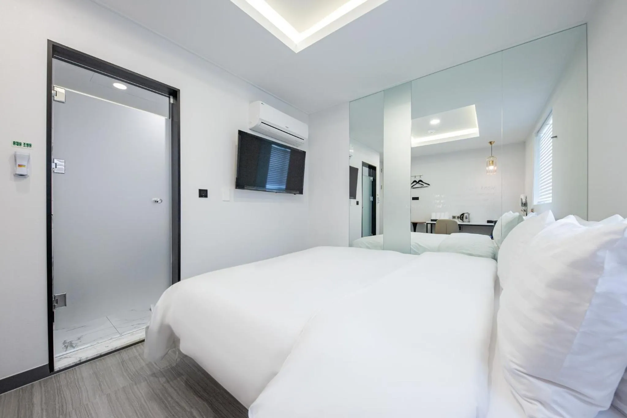 Bed in Hotel 24st Prestige