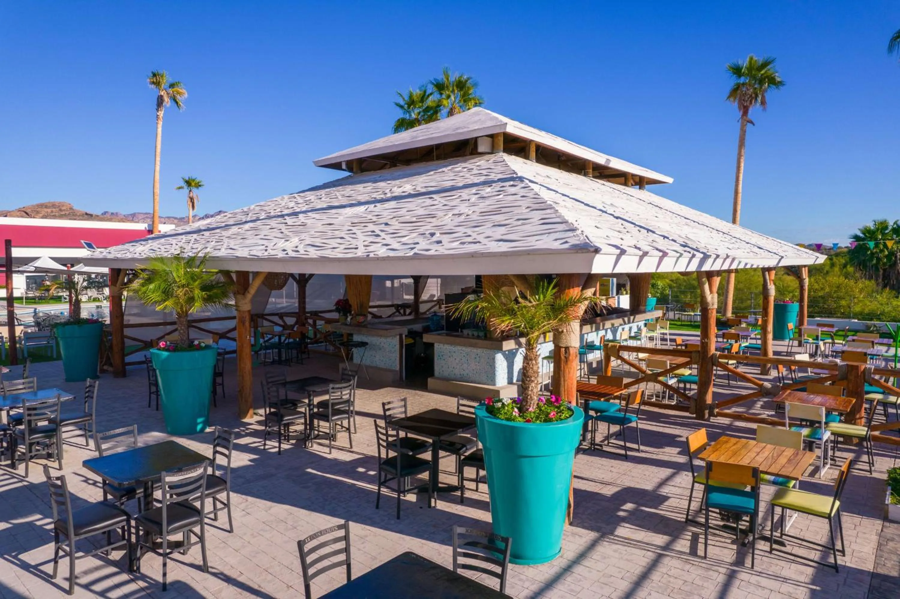 Lounge or bar in Sawari Hotel