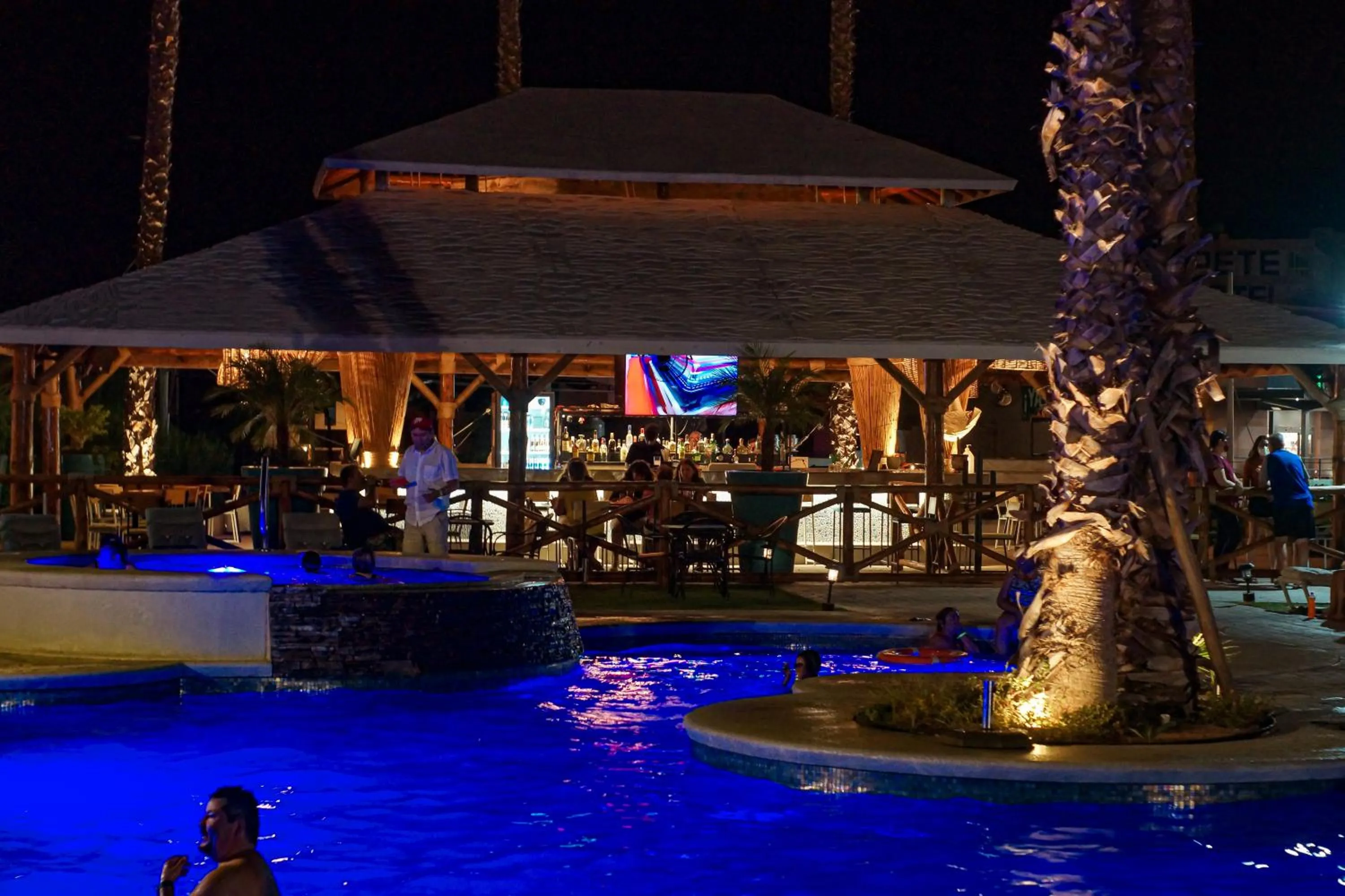 Lounge or bar in Sawari Hotel