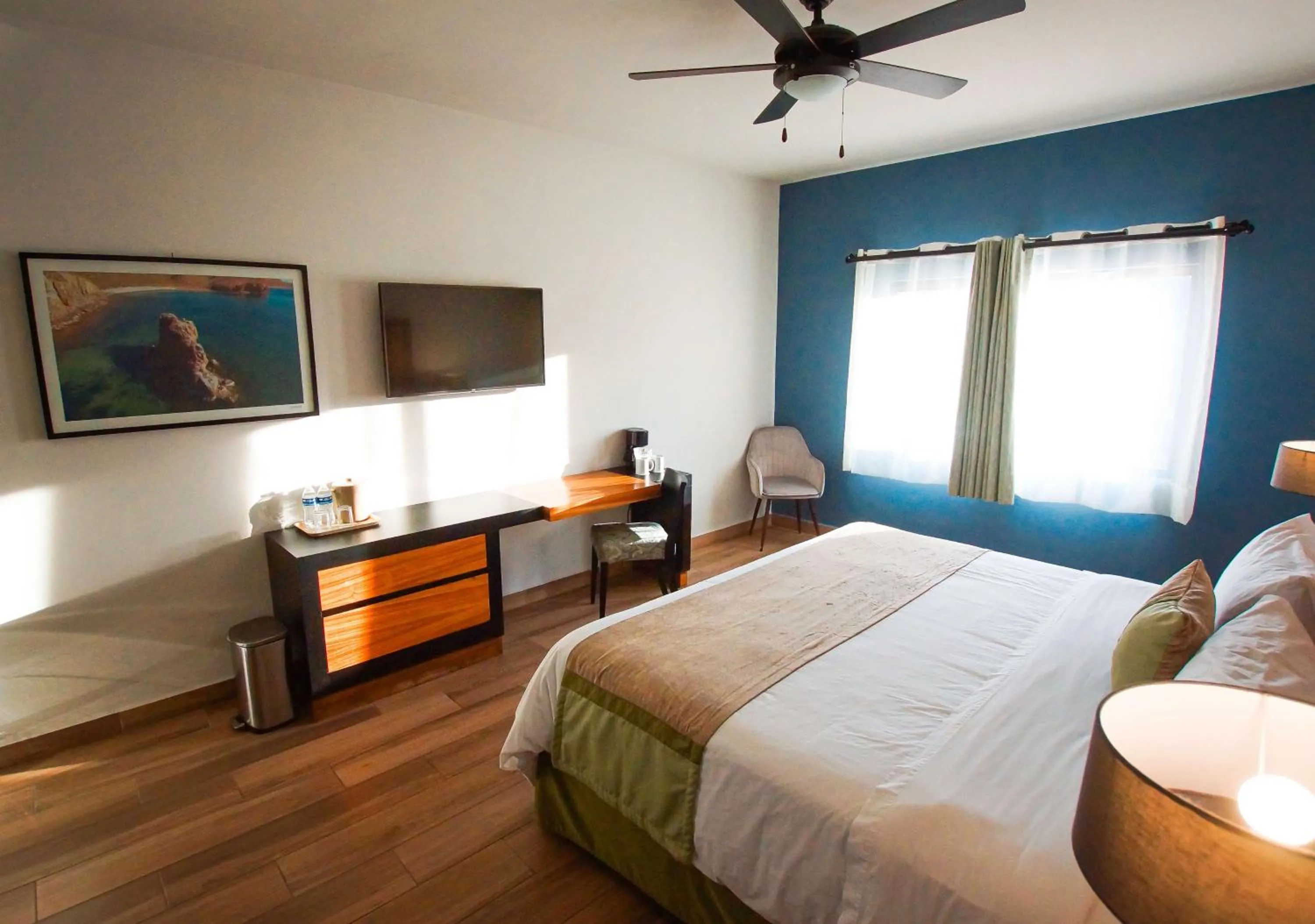 Photo of the whole room, Bed in Sawari Hotel