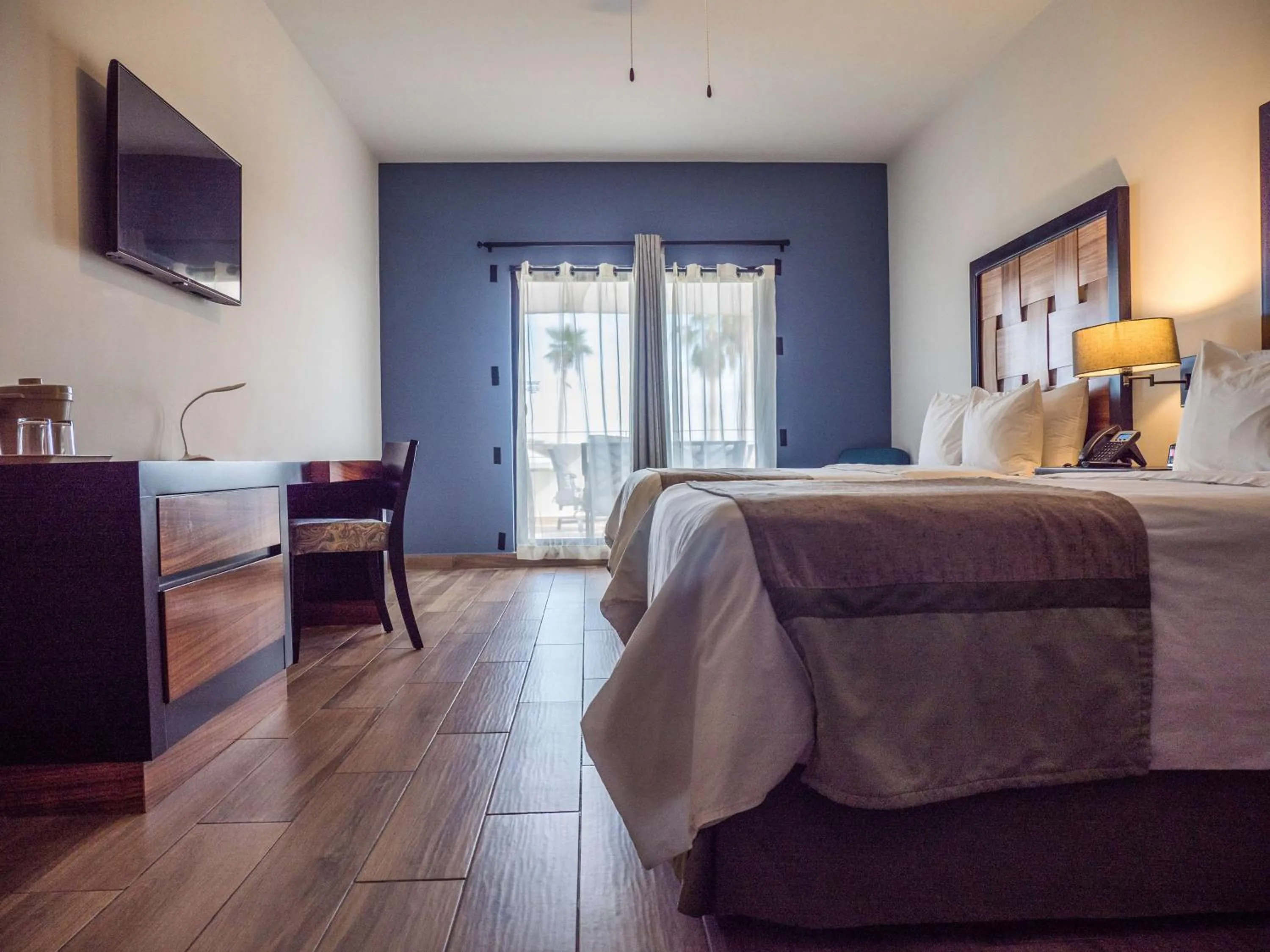 Photo of the whole room, Bed in Sawari Hotel