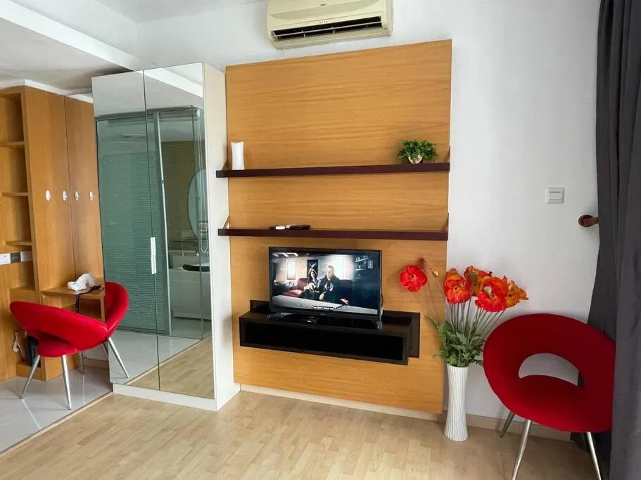 Private Jacuzzi Staycation at KL City 721