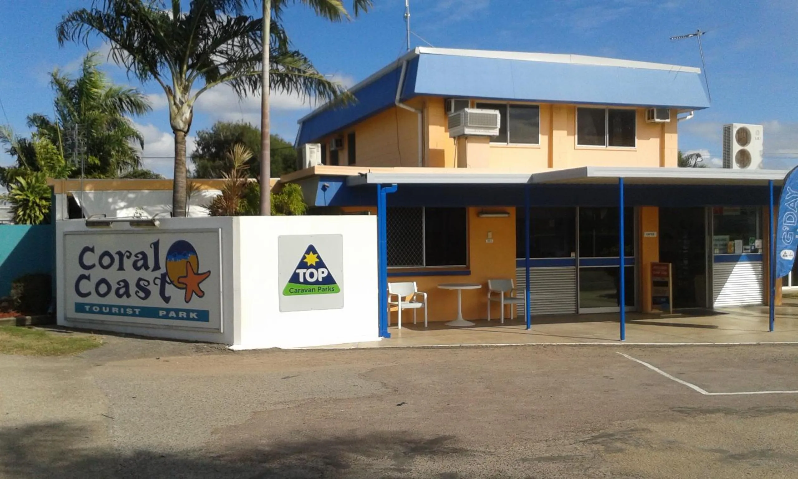 Facade/entrance in Coral Coast Tourist Park