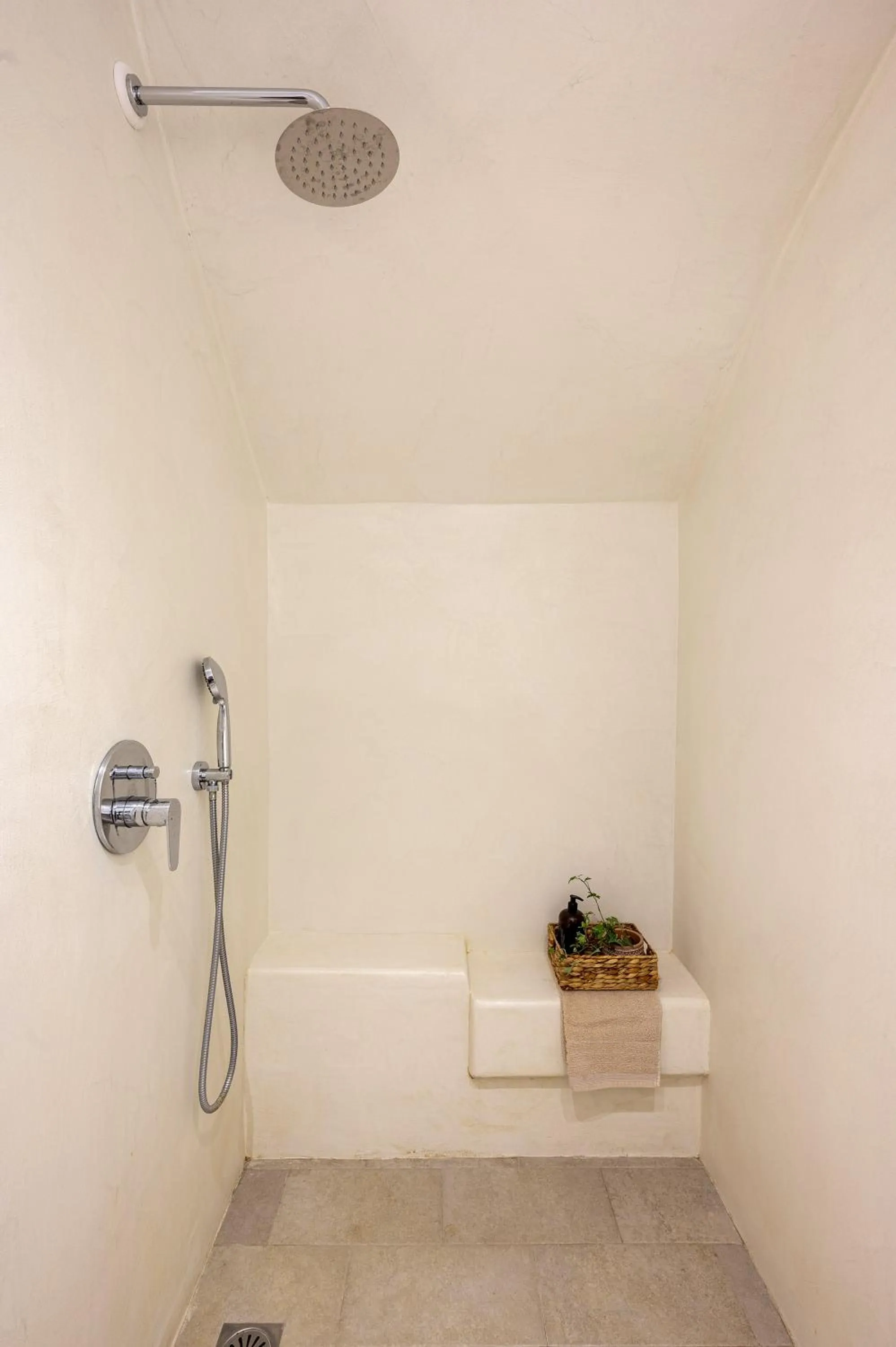 Shower in Euphoria Suites and Spa