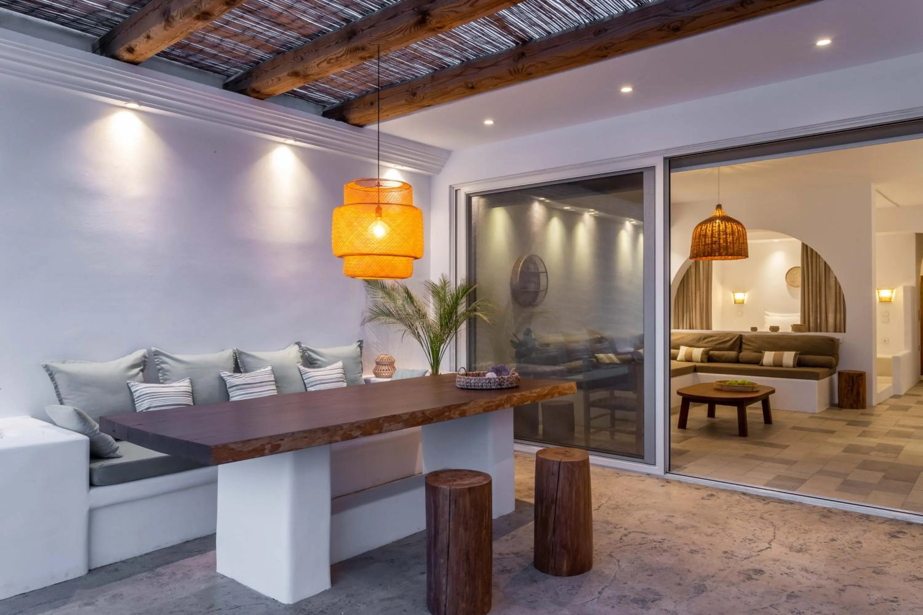 Library in Euphoria Suites and Spa