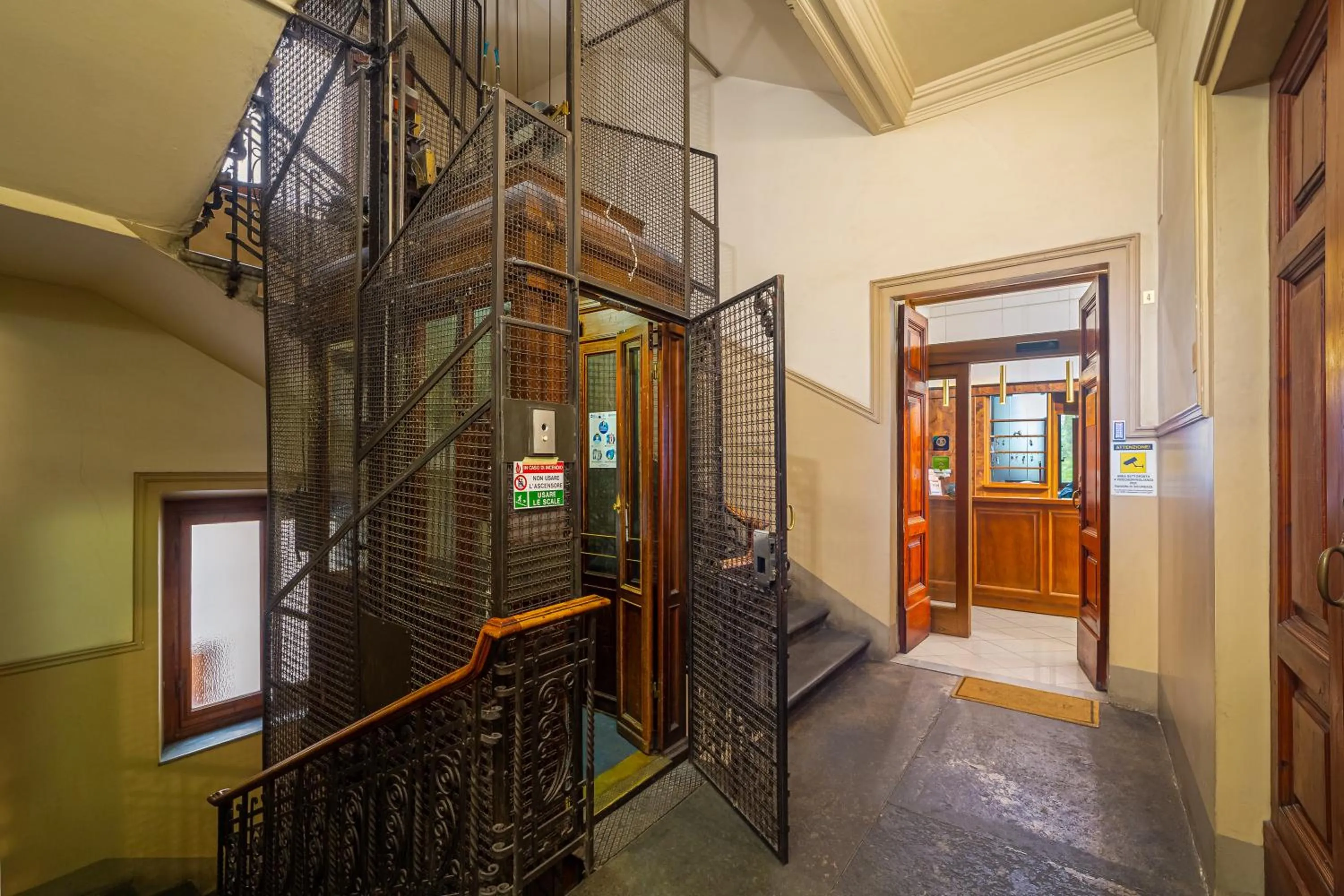 Facade/entrance in Lilium Hotel