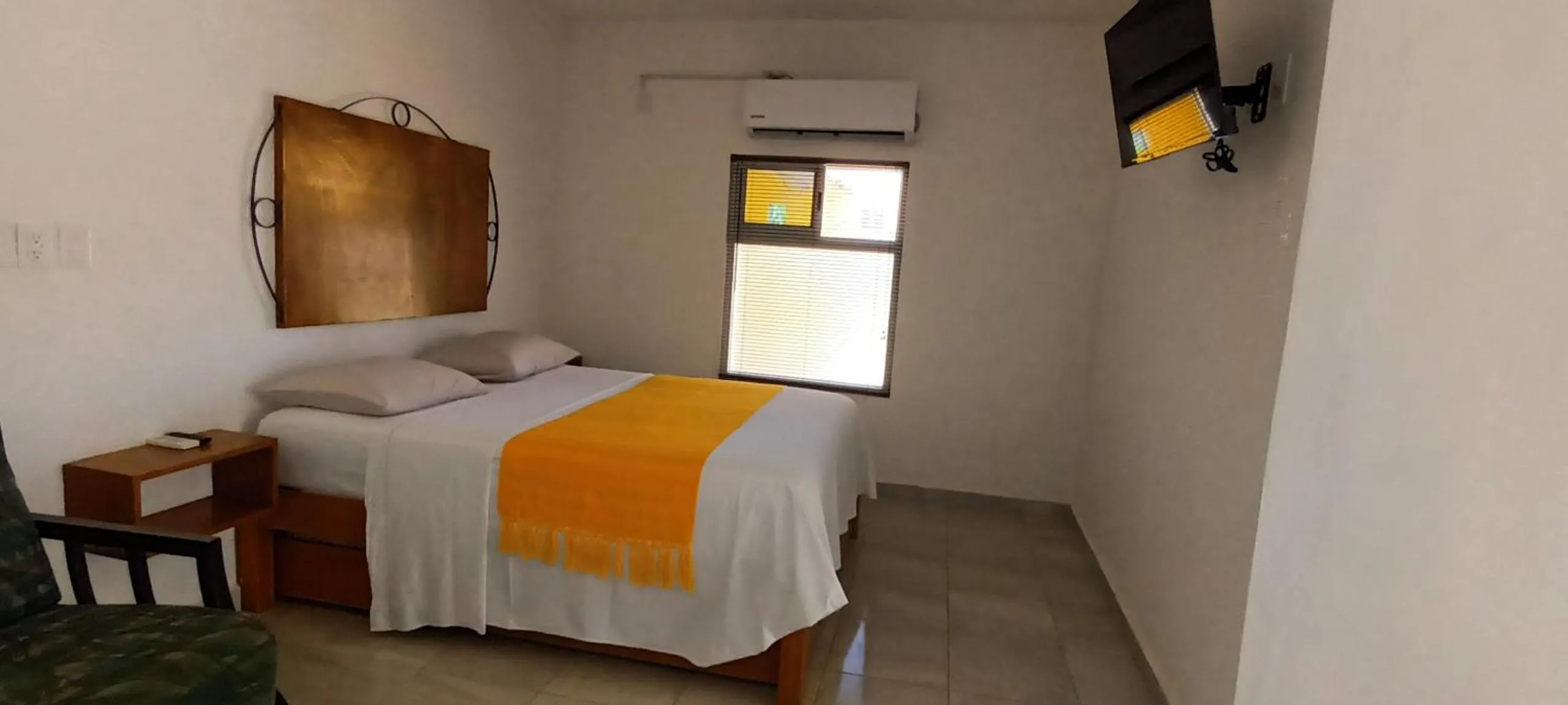 Photo of the whole room, Bed in Buenosdías Izamal