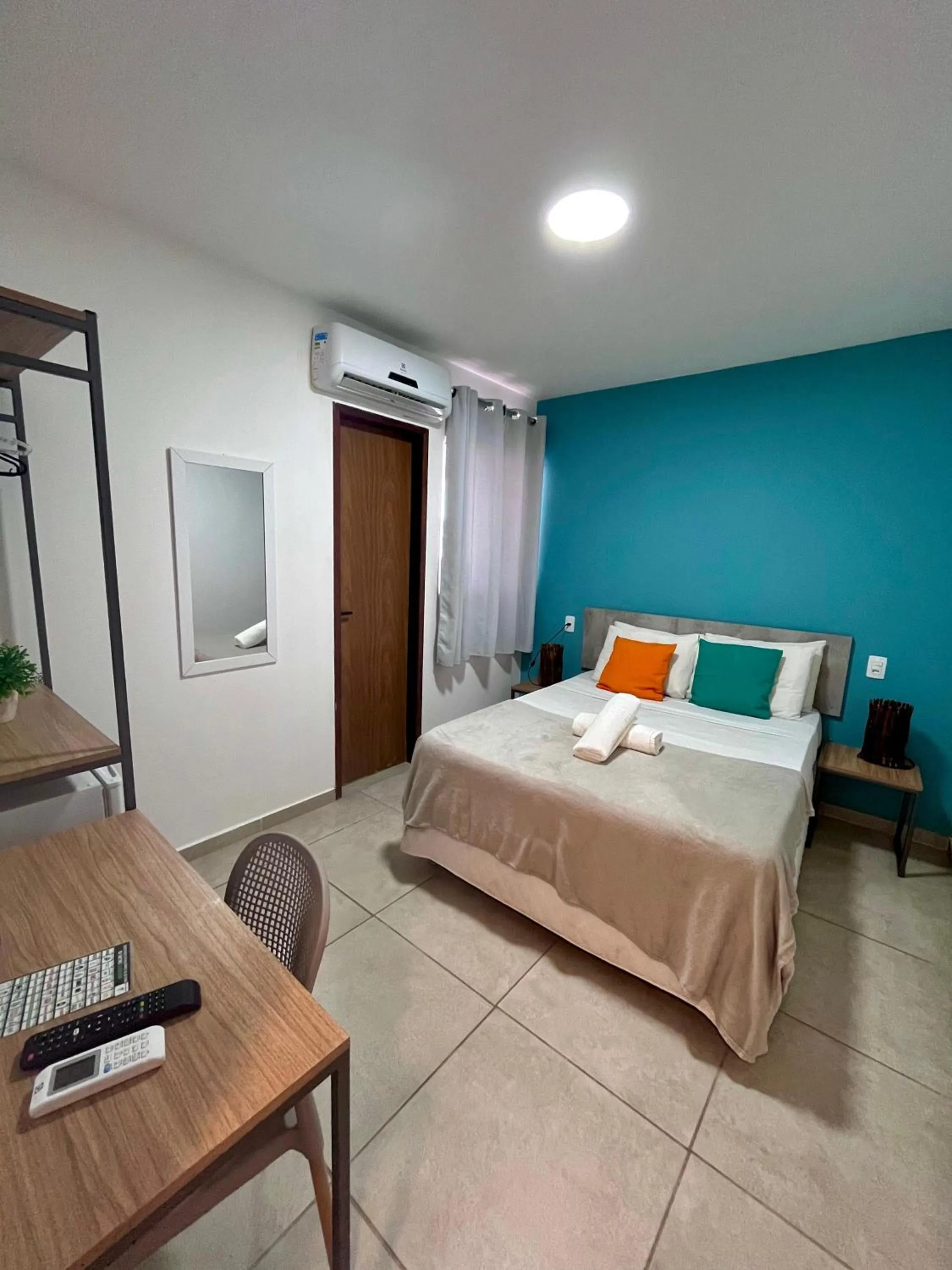 Photo of the whole room, Bed in Mirante dos Corais