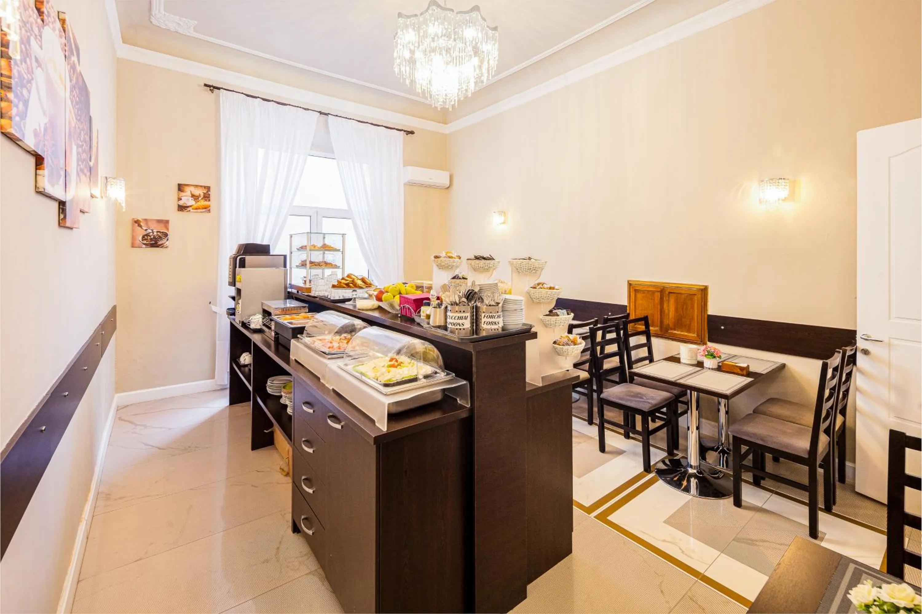 Breakfast in Hotel Annabella Roof Terrace