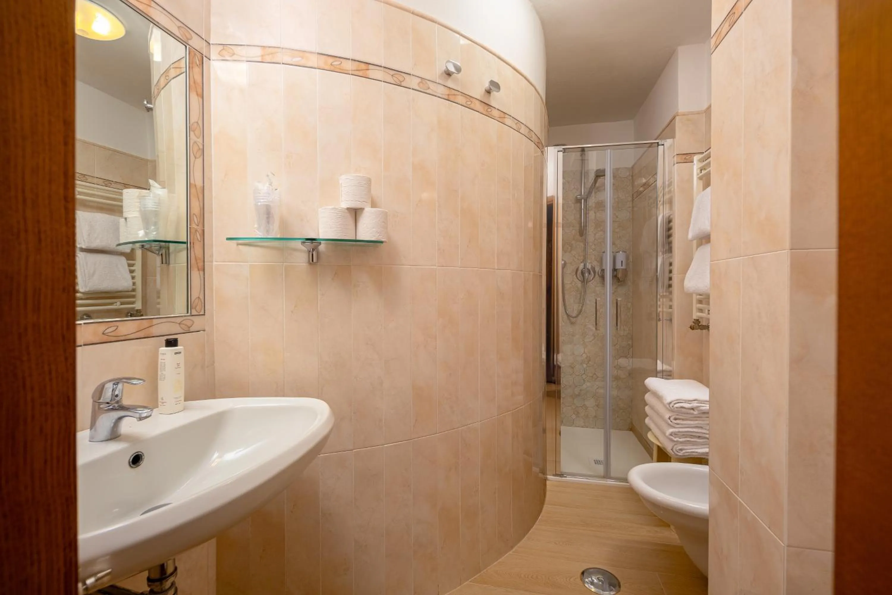 Shower in Hotel Annabella Roof Terrace