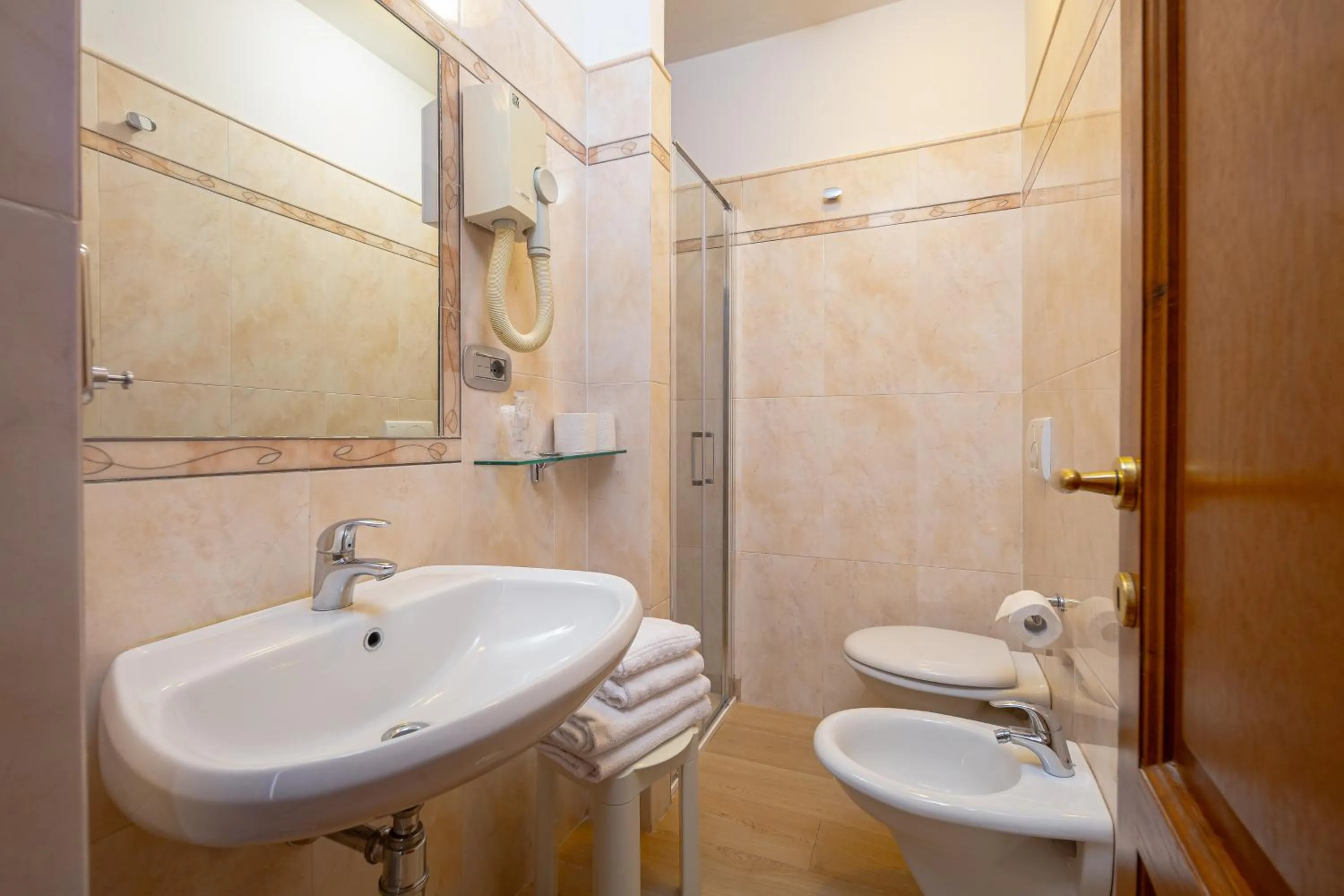 Shower in Hotel Annabella Roof Terrace