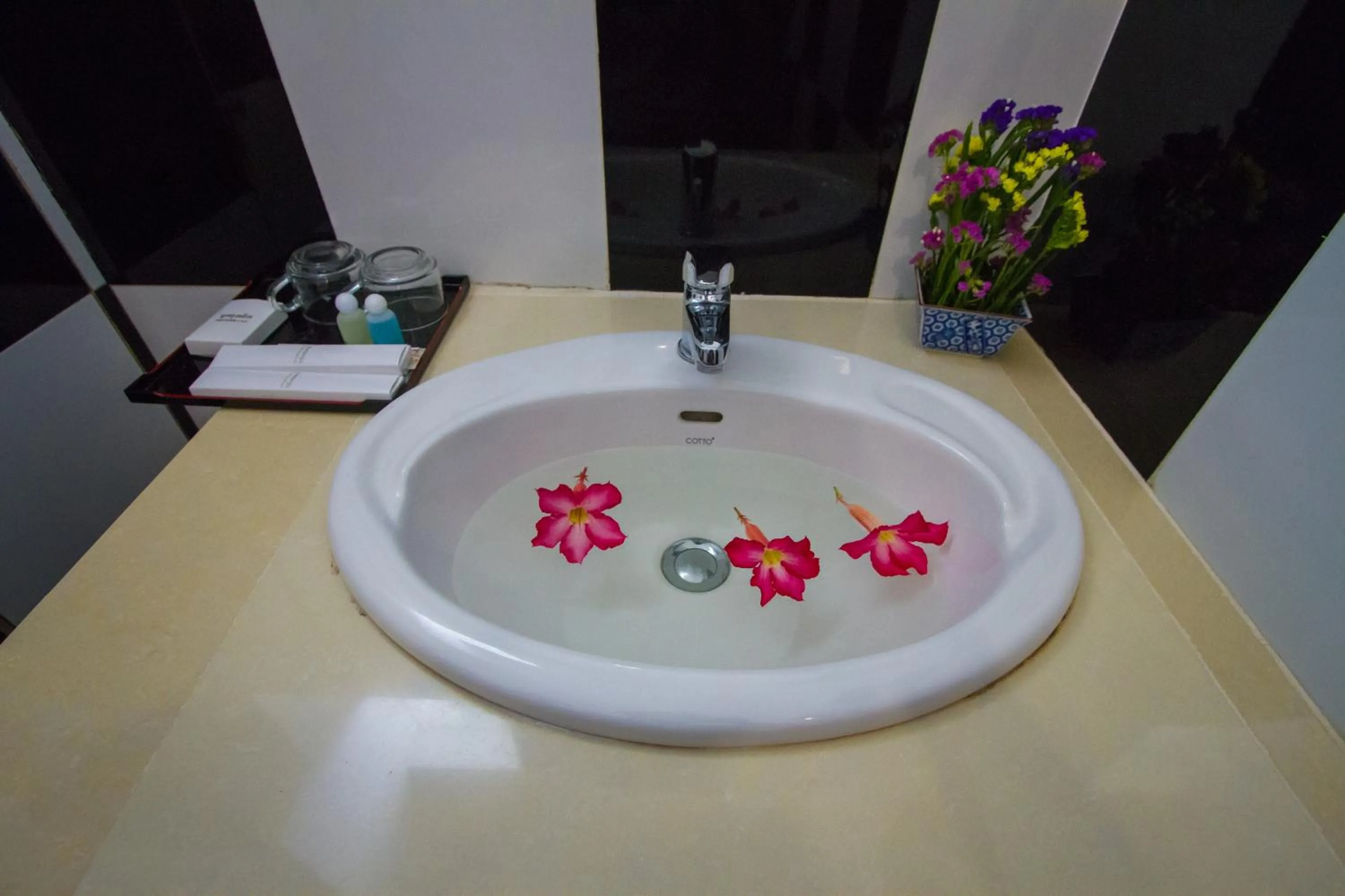 Bathroom in Botoum Hotel