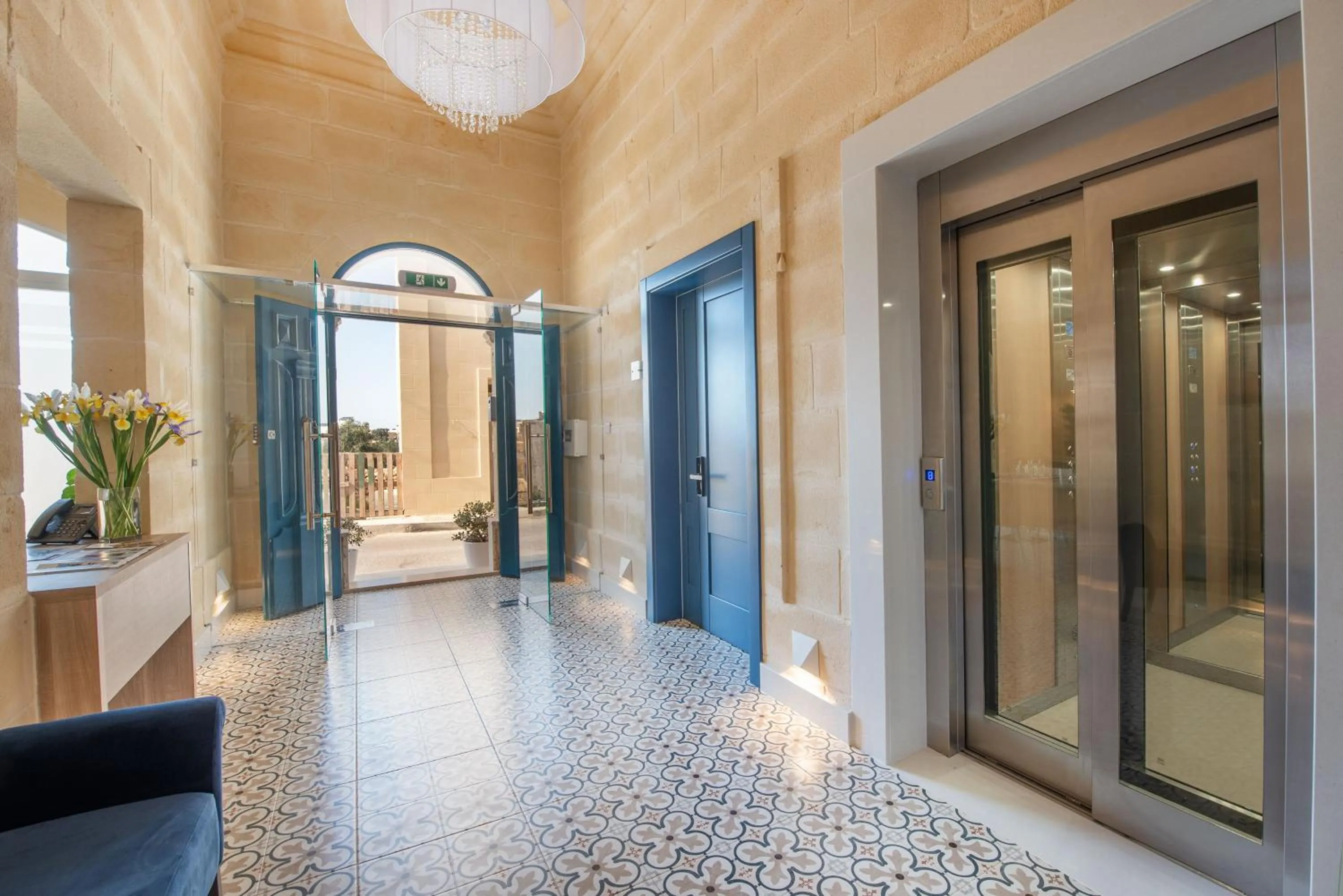 Facade/entrance in Georges Boutique Living