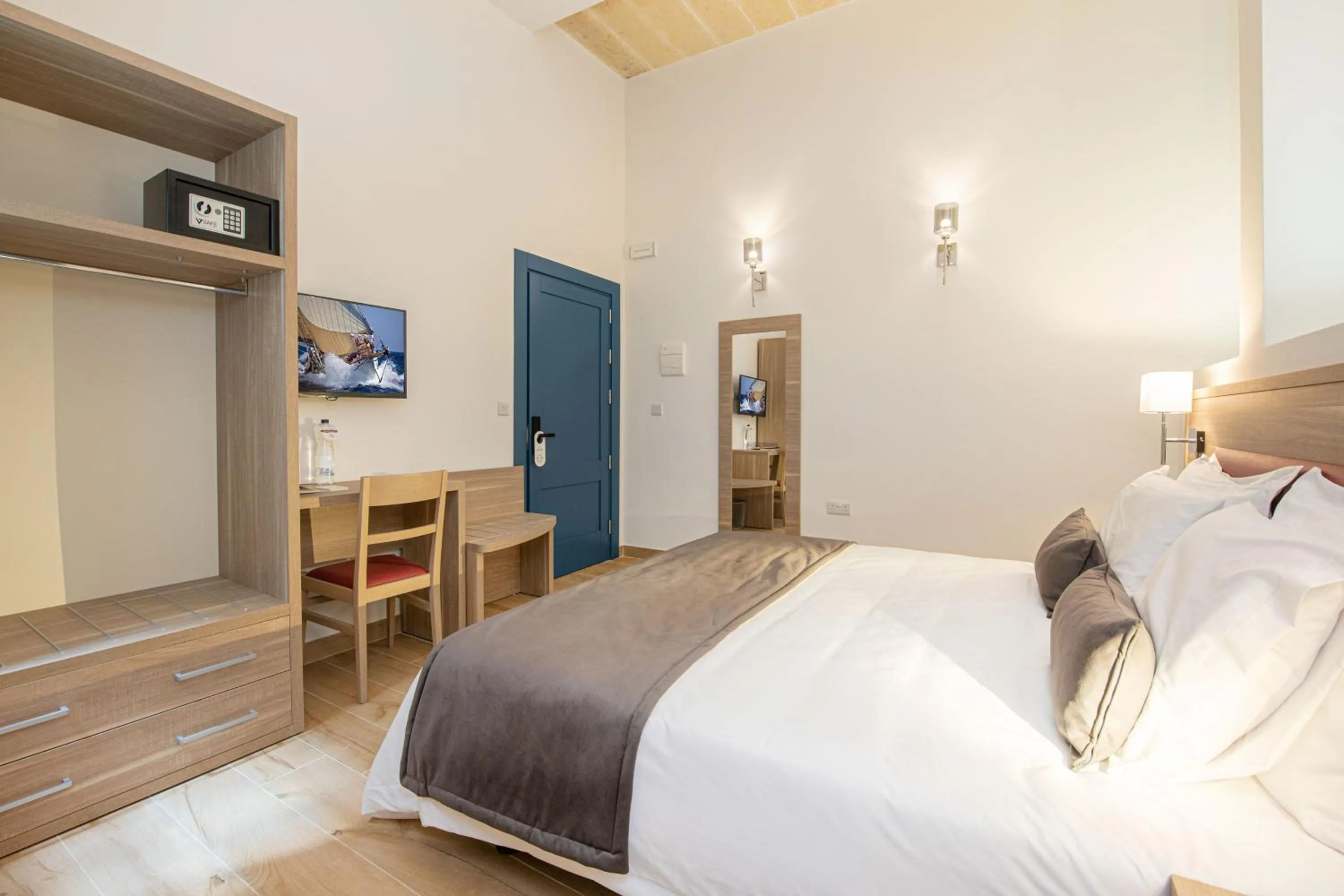 Bedroom, Bed in Georges Boutique Living