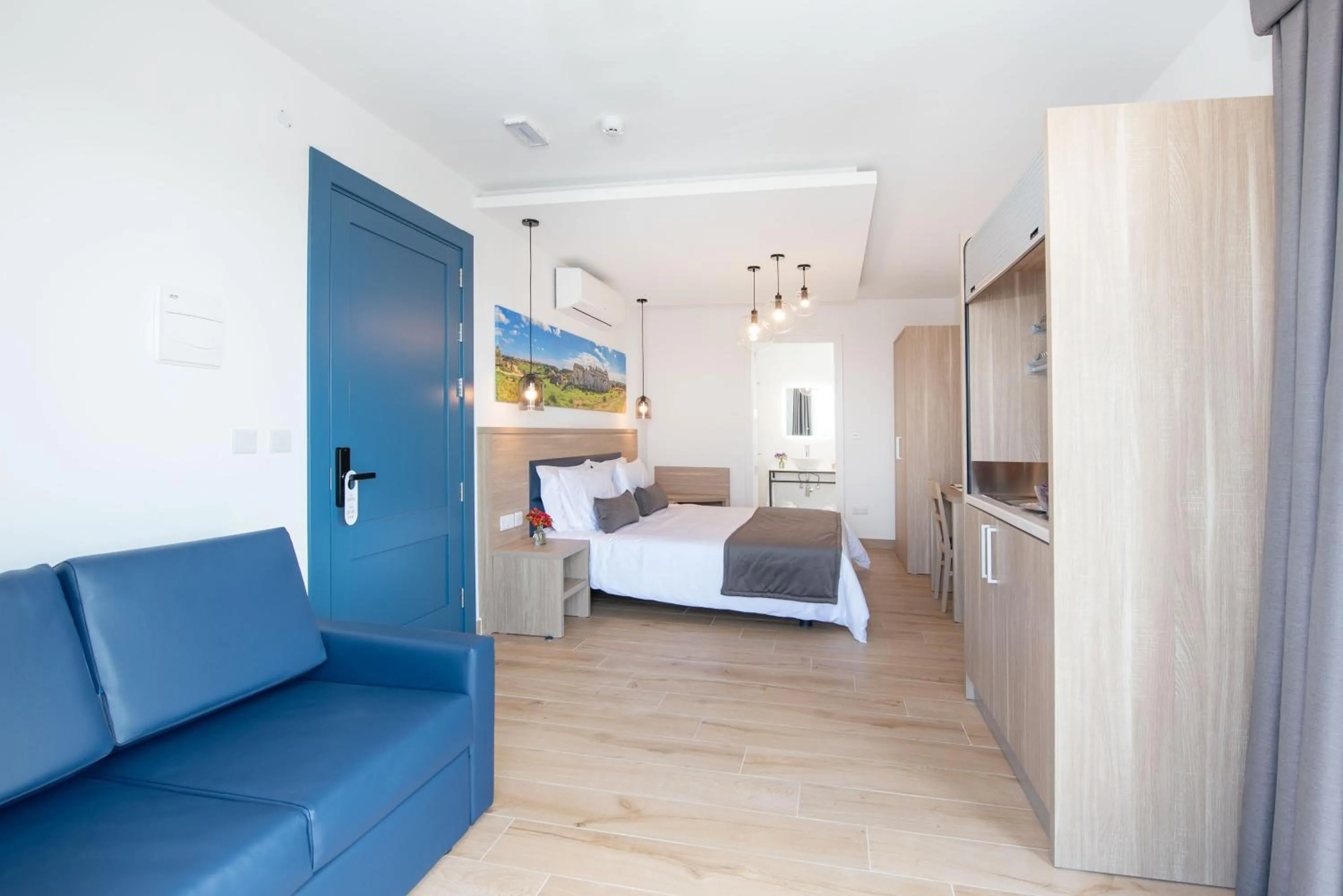 Bedroom, Bed in Georges Boutique Living