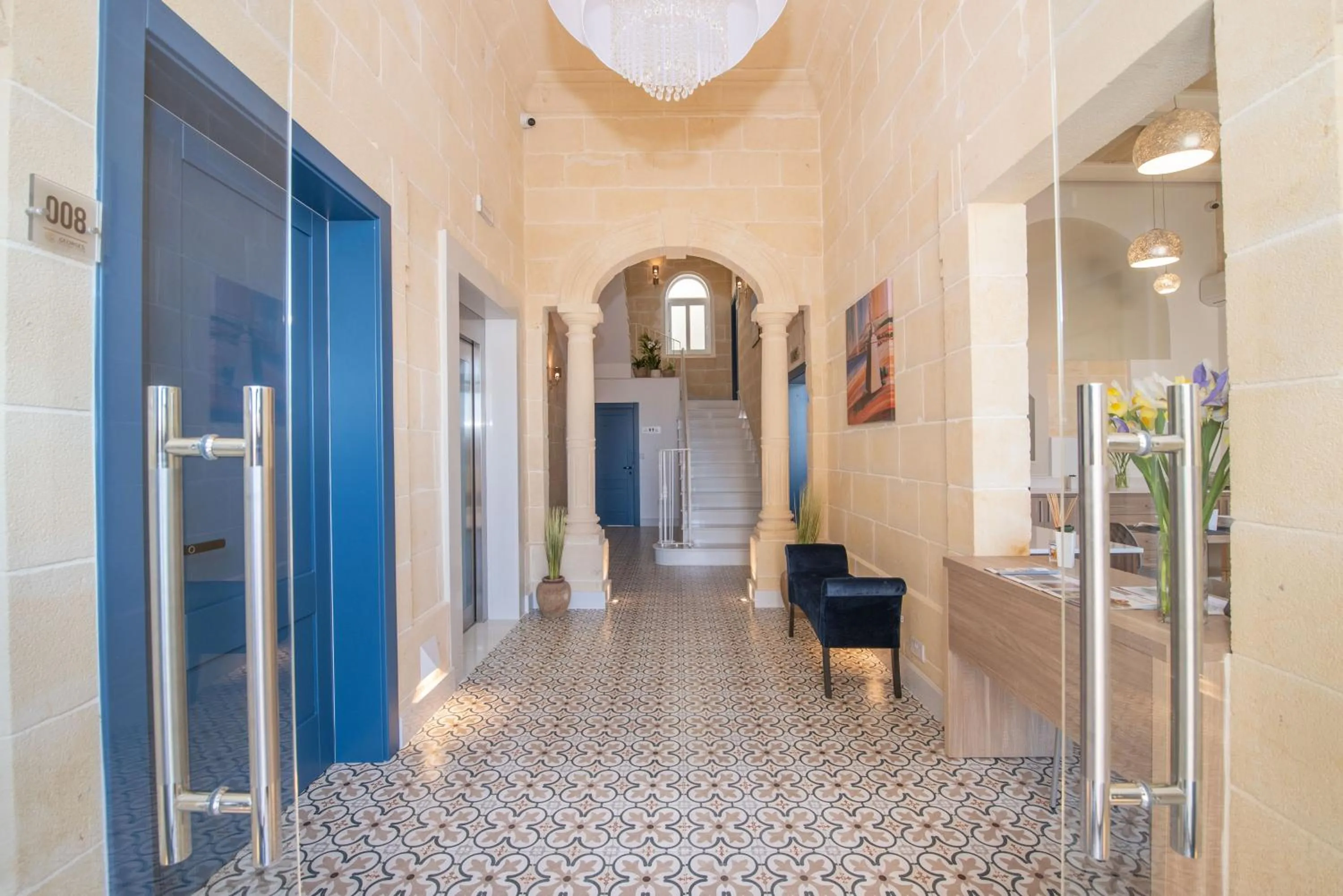 Facade/entrance in Georges Boutique Living