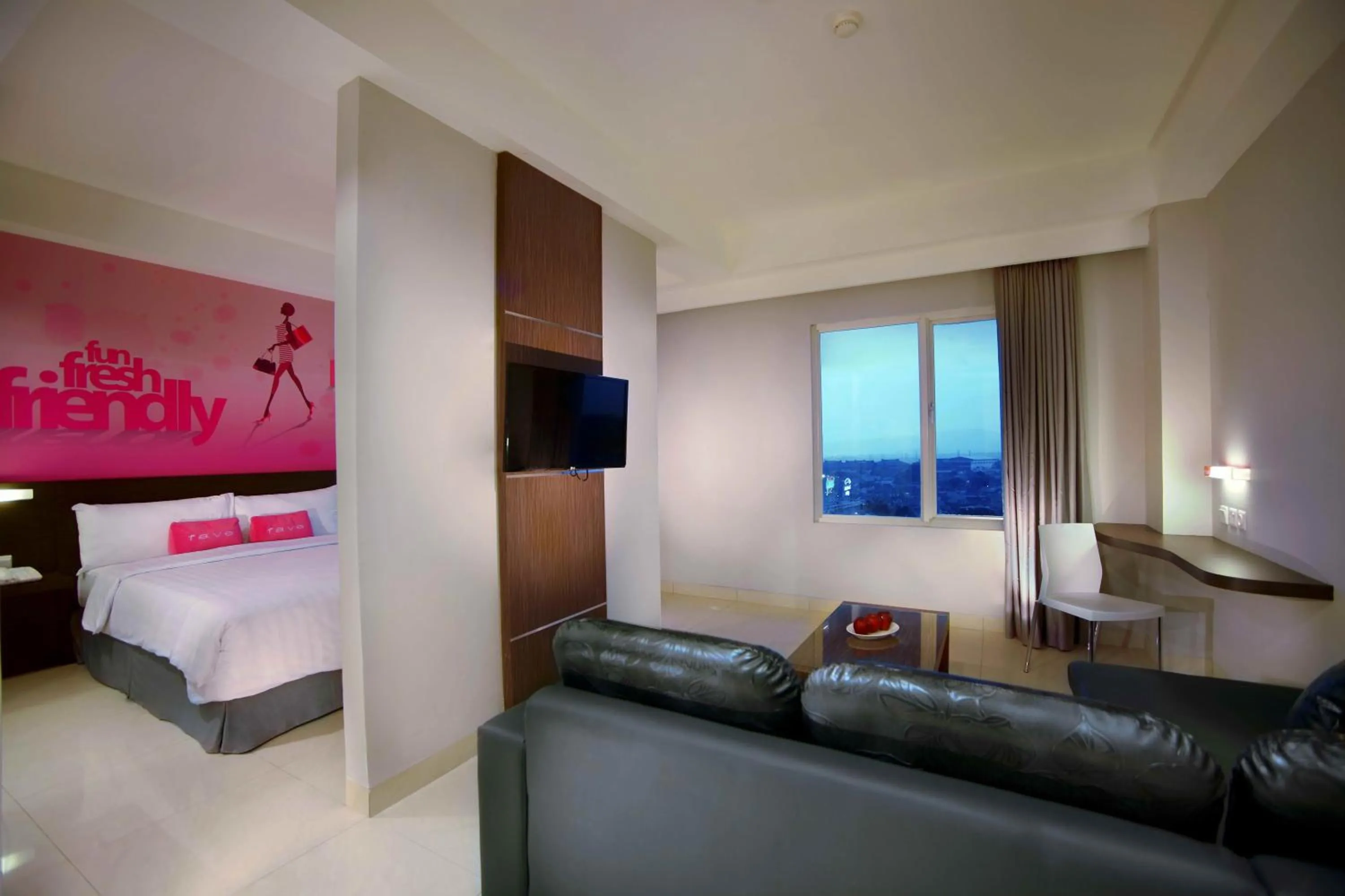 Photo of the whole room, Bed in favehotel Padjajaran Bogor