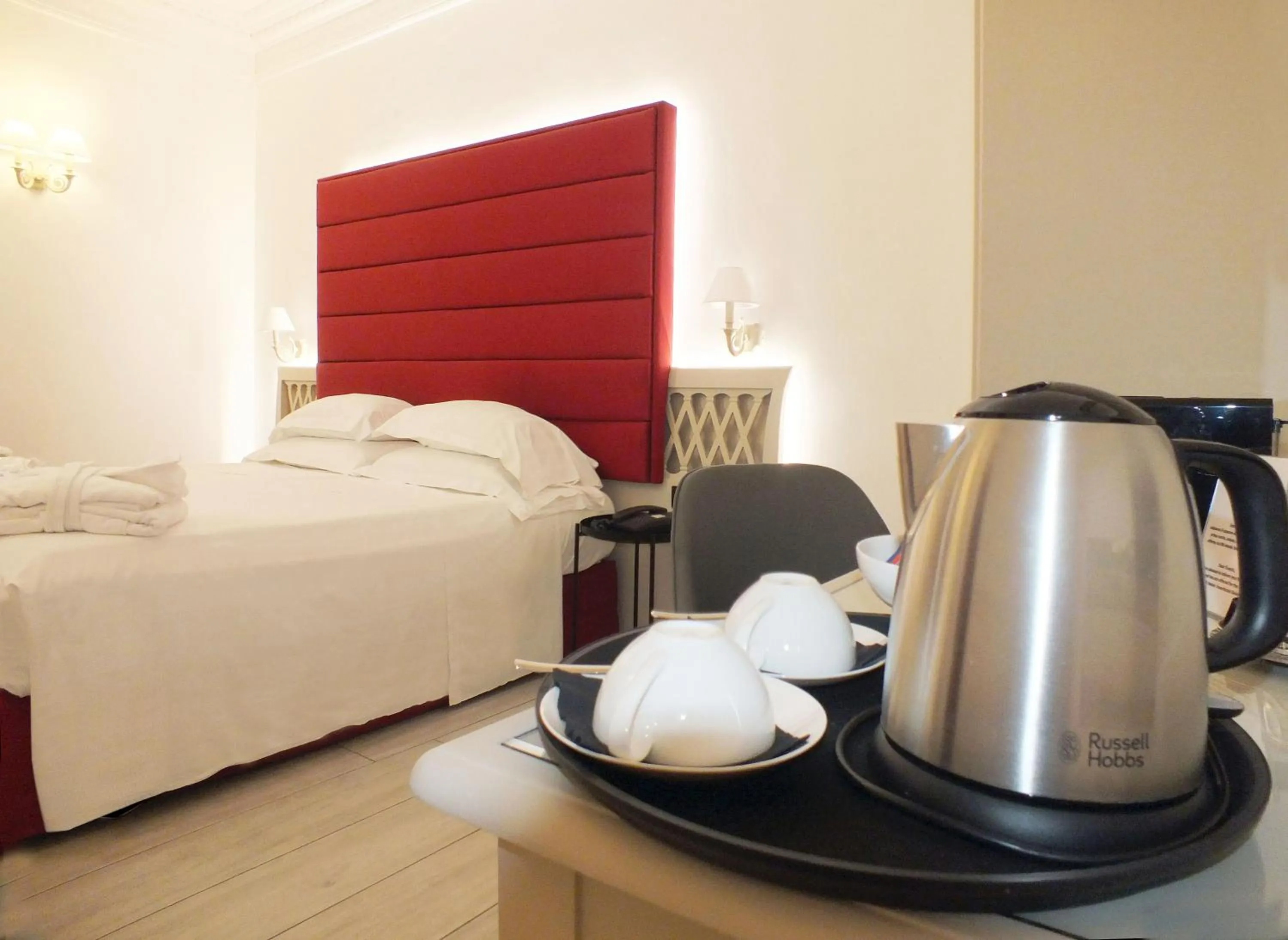 Coffee/tea facilities, Bed in BB Hotels Smarthotel Bailey's