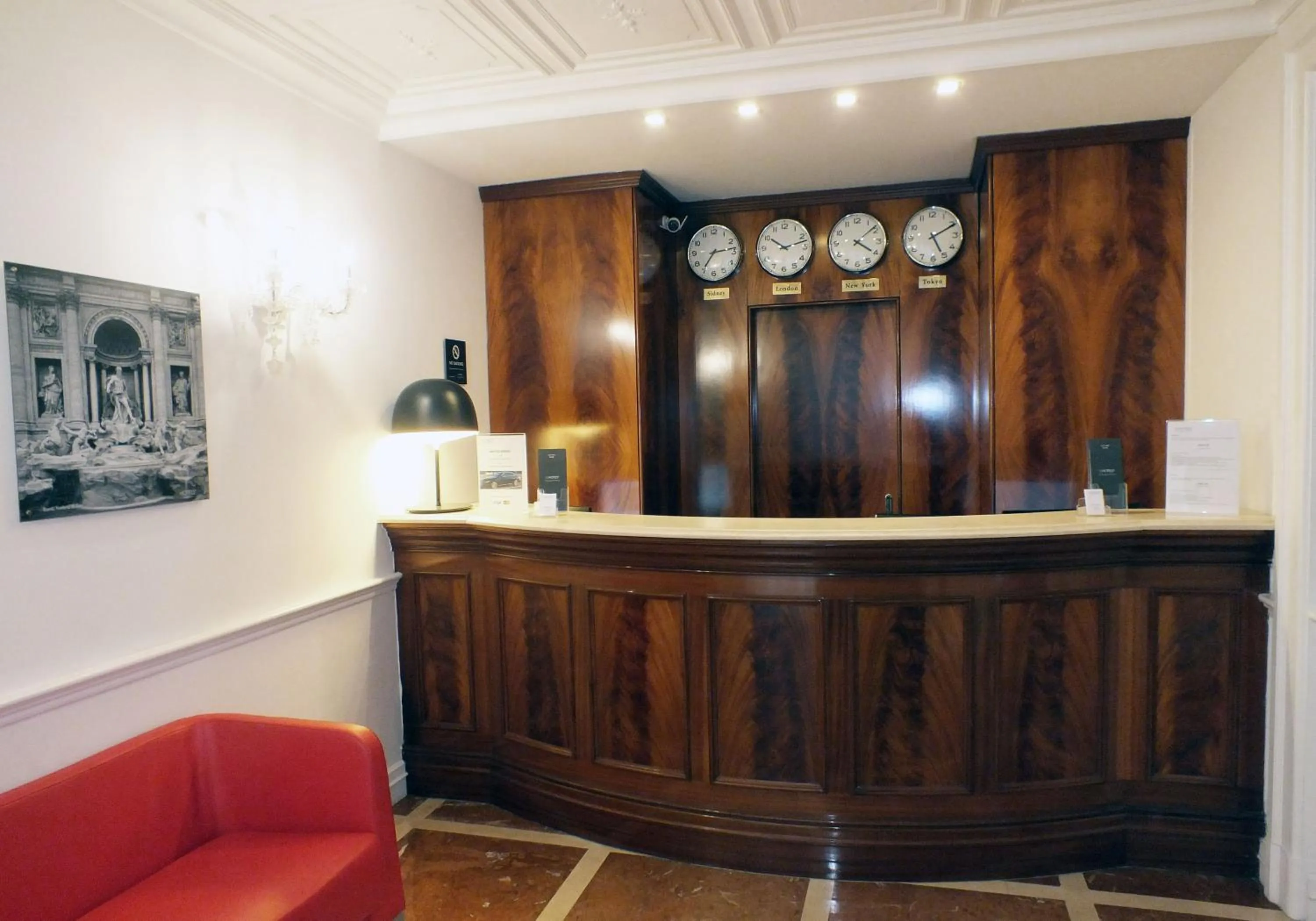 Lobby or reception in BB Hotels Smarthotel Bailey's