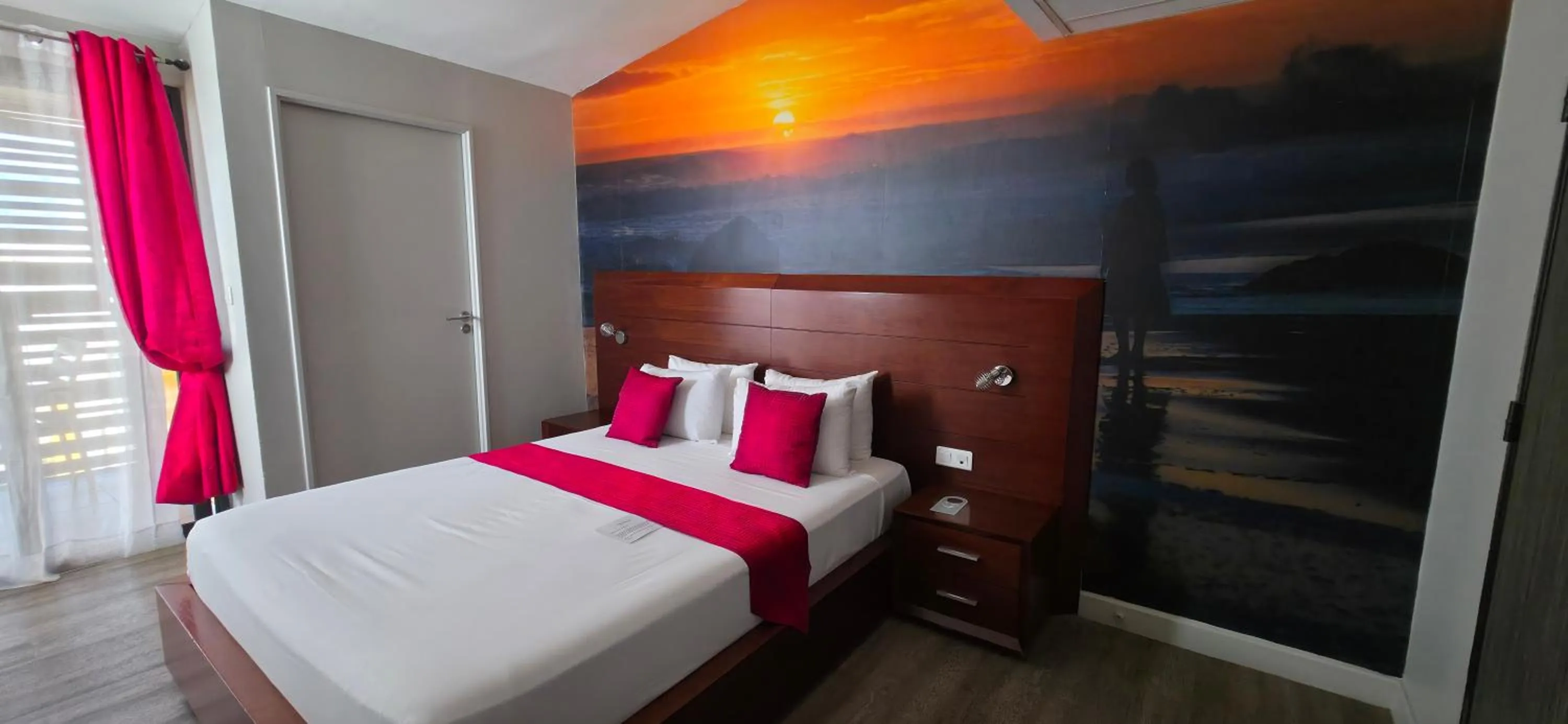 Property building, Bed in Tulip Inn Sainte Clotilde, La Réunion