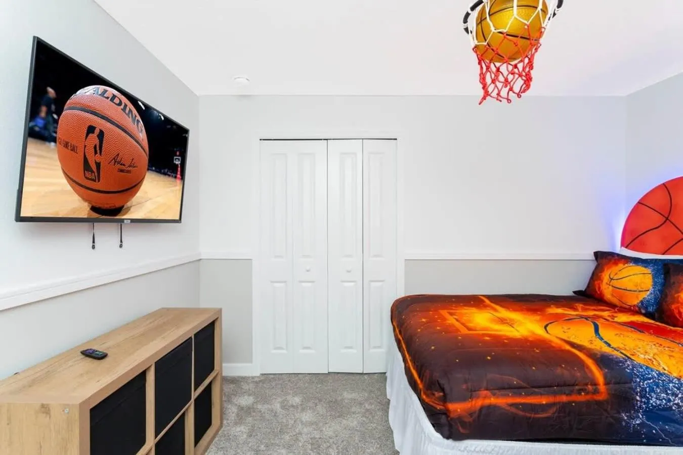 Bed in Wonderful 5 Bd Close to Disney @ Storey Lake Resort 2980