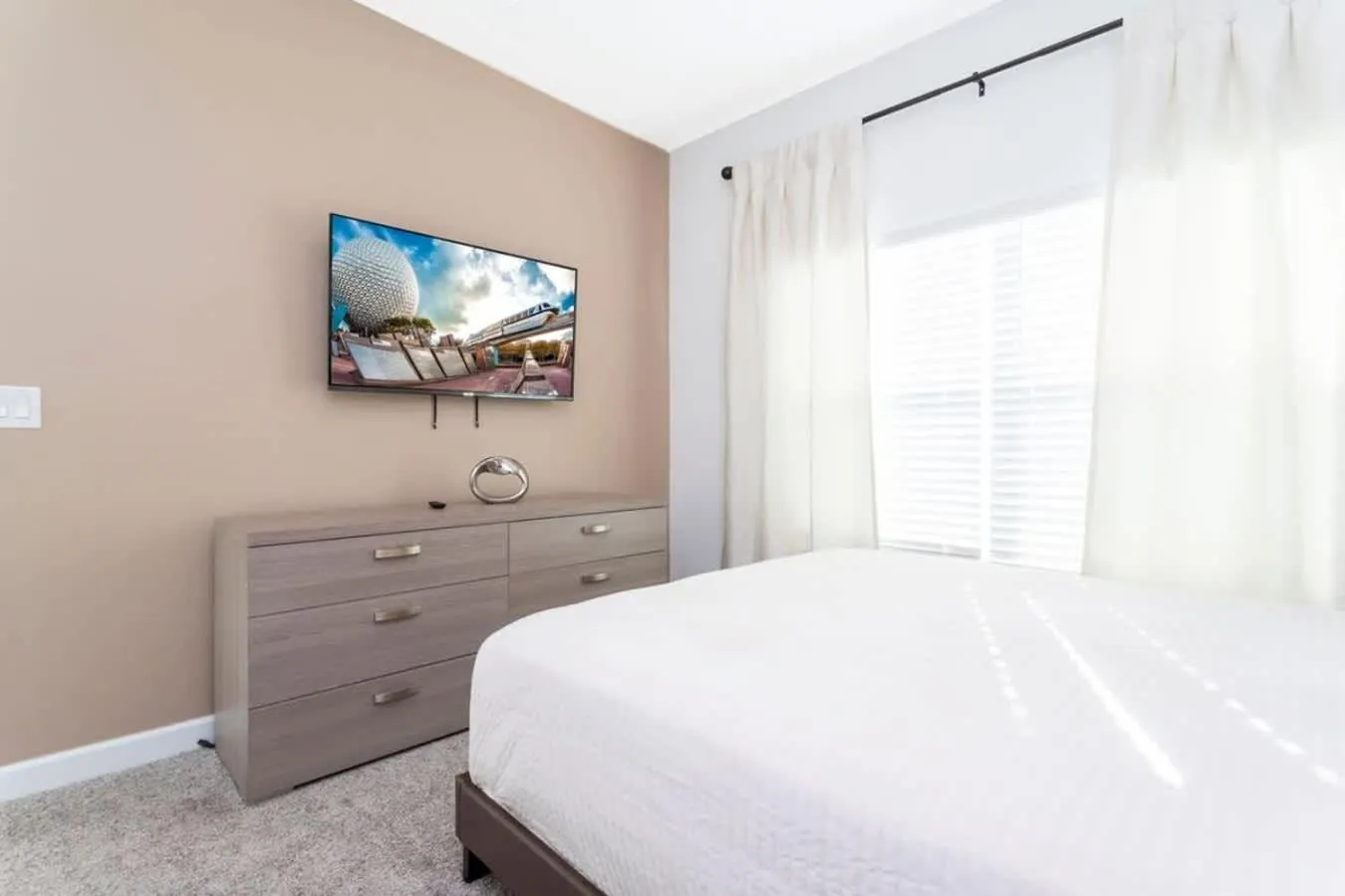 Bed in Wonderful 5 Bd Close to Disney @ Storey Lake Resort 2980