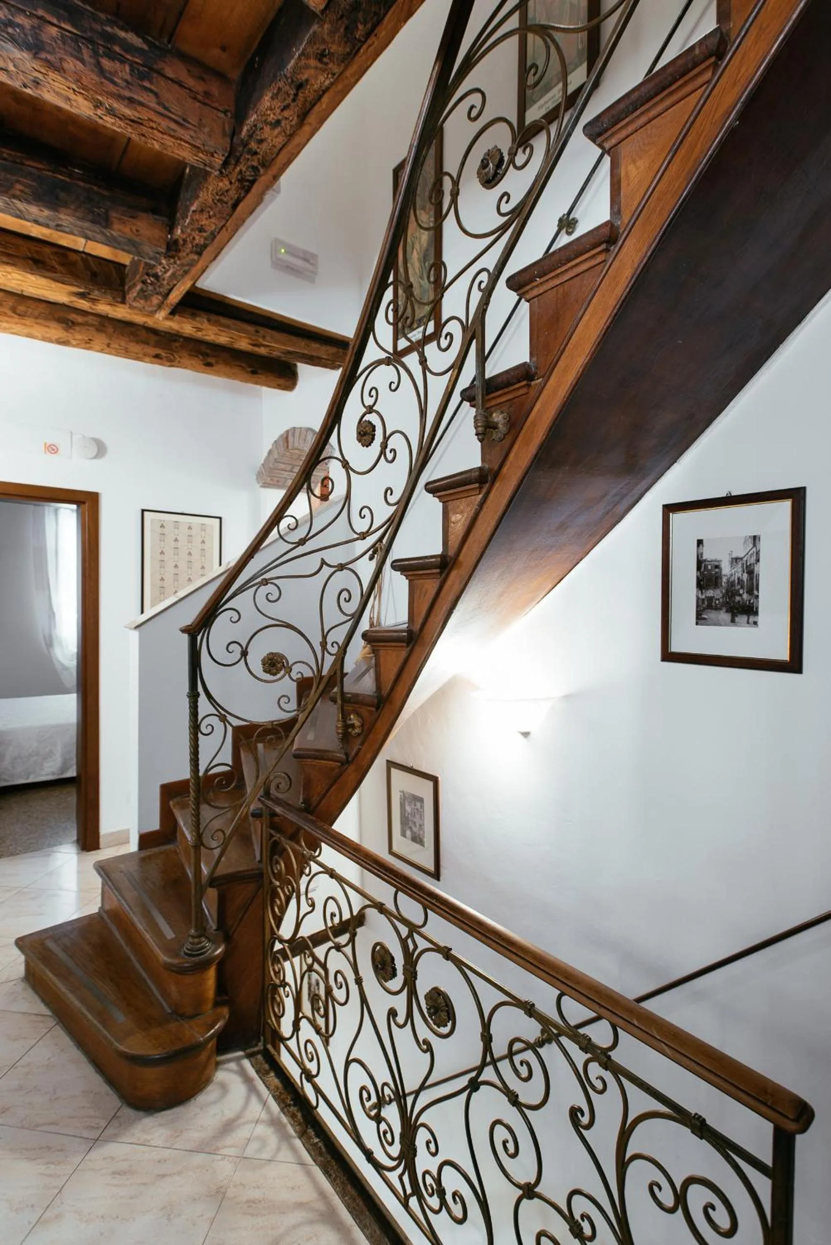 Decorative detail in Locanda Art Deco