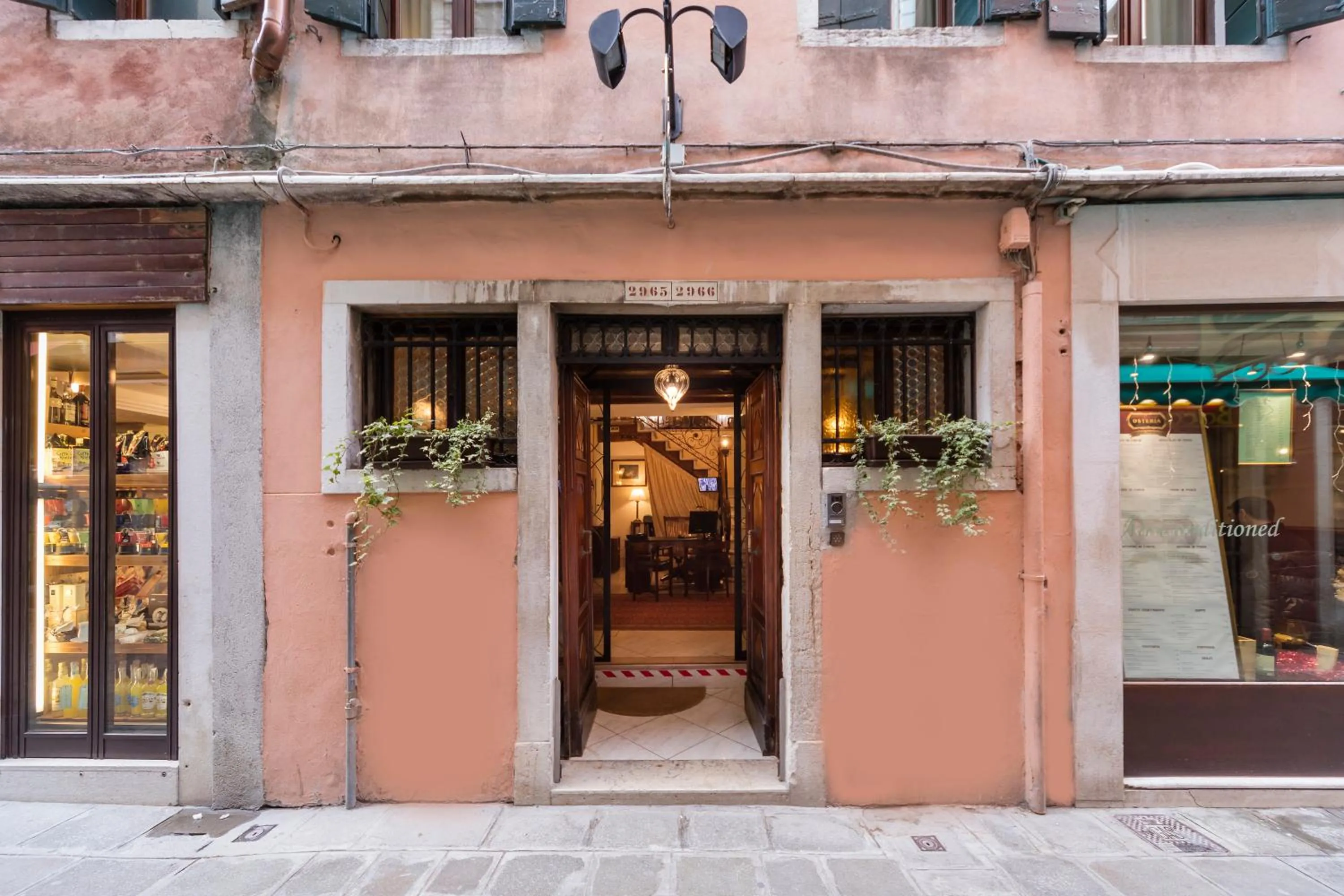 Facade/entrance in Locanda Art Deco