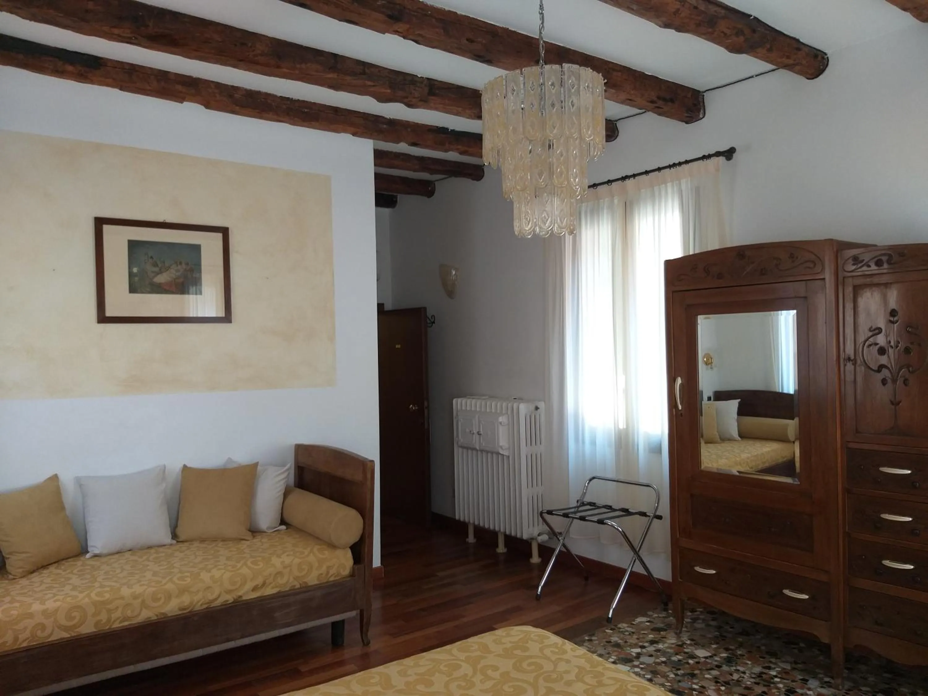 Decorative detail in Locanda Art Deco