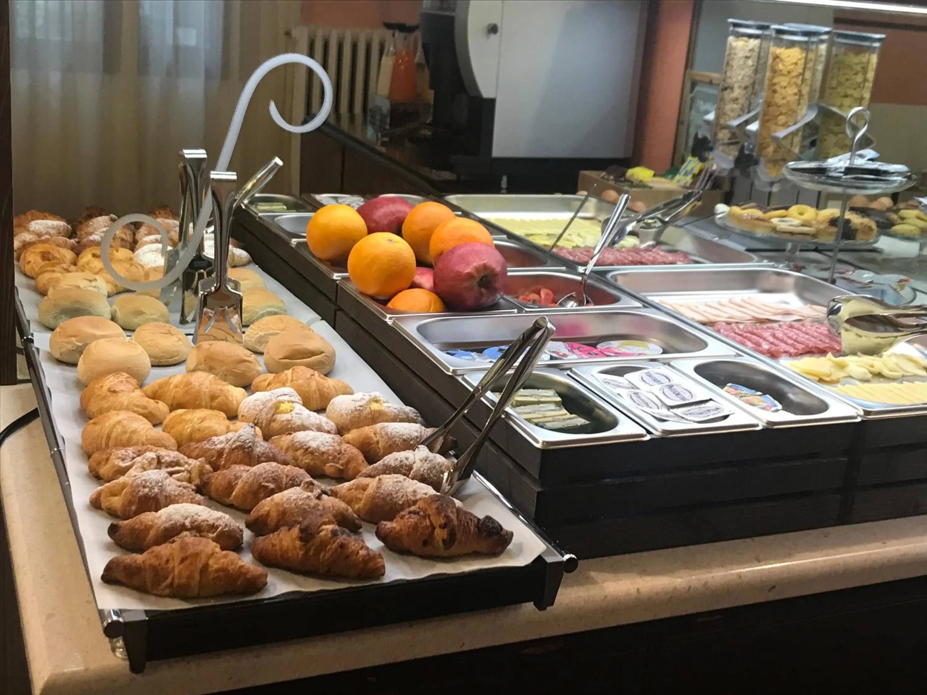 Buffet breakfast in Locanda Art Deco