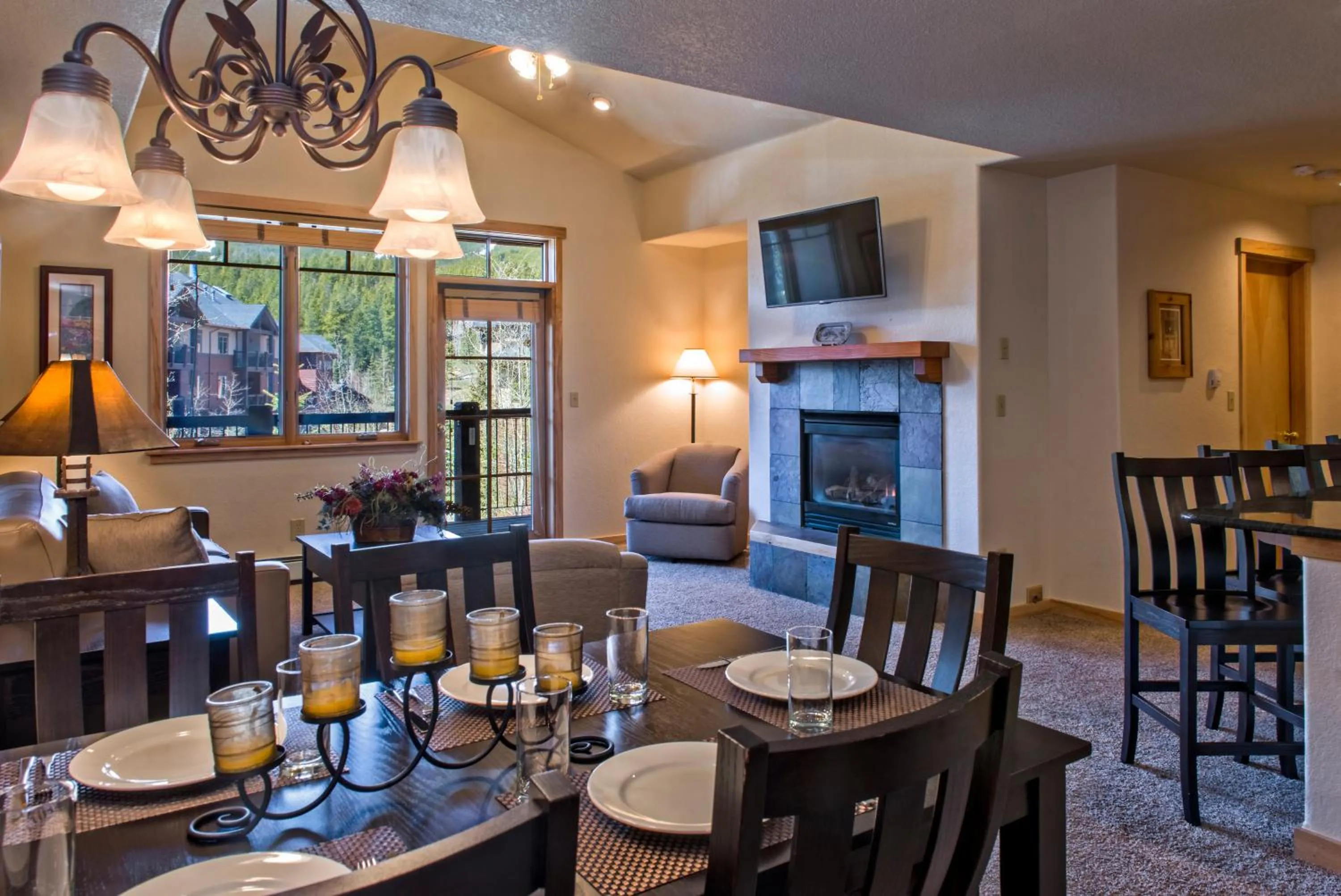 Dining area in Grand Timber Lodge