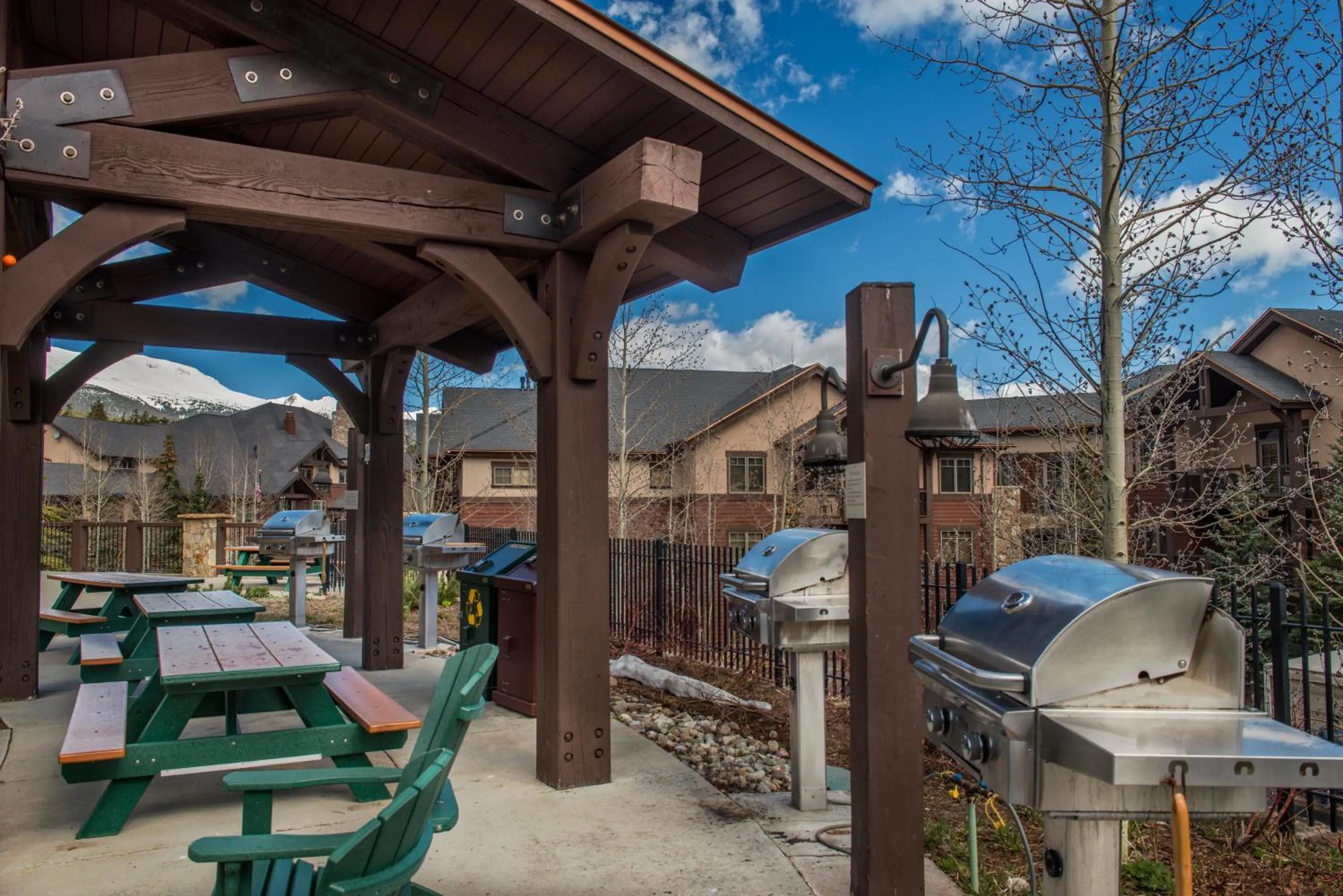 BBQ facilities in Grand Timber Lodge