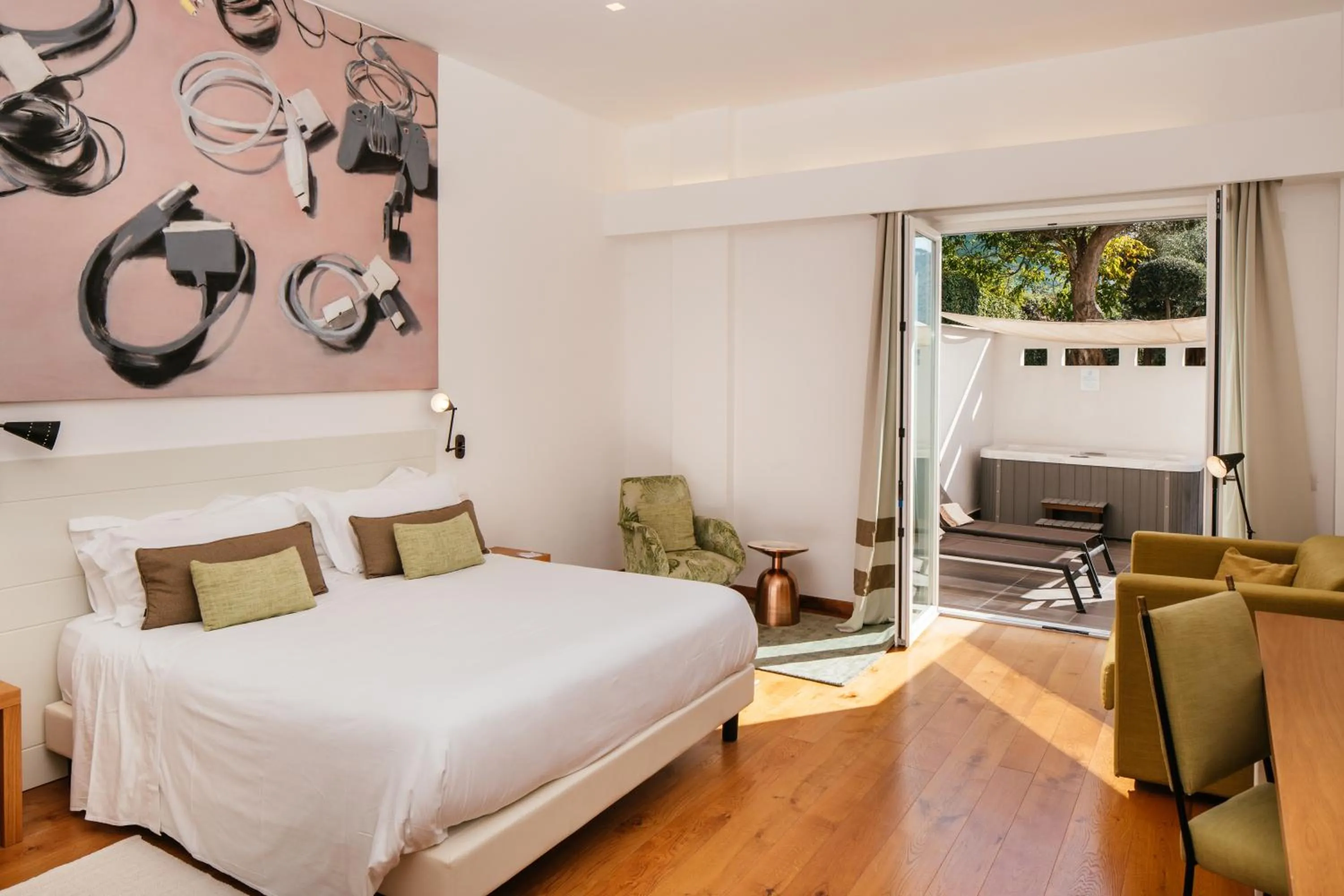 Hot Tub, Bed in Villa Fiorella Art Hotel