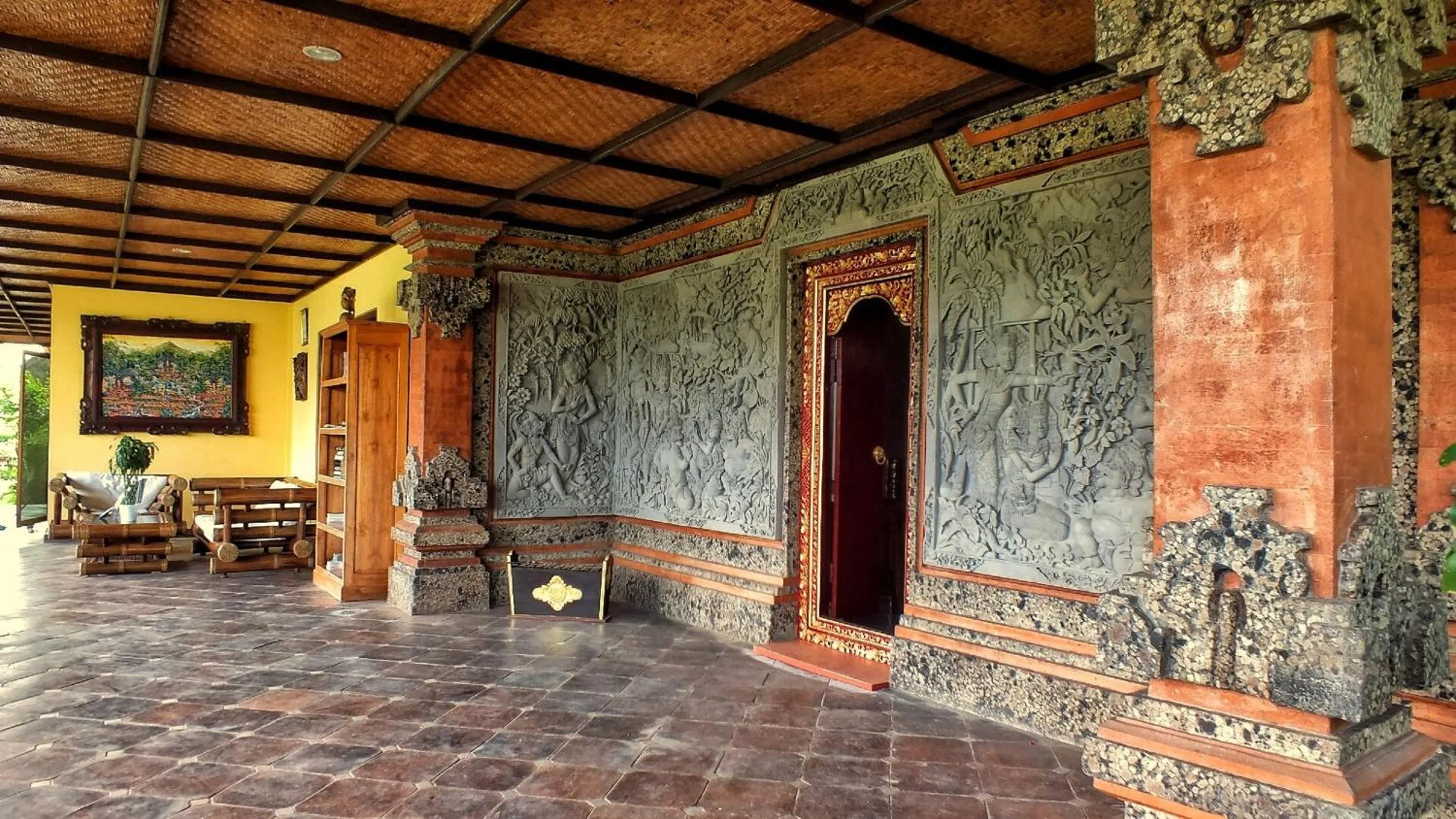 Facade/entrance in Mandala Desa