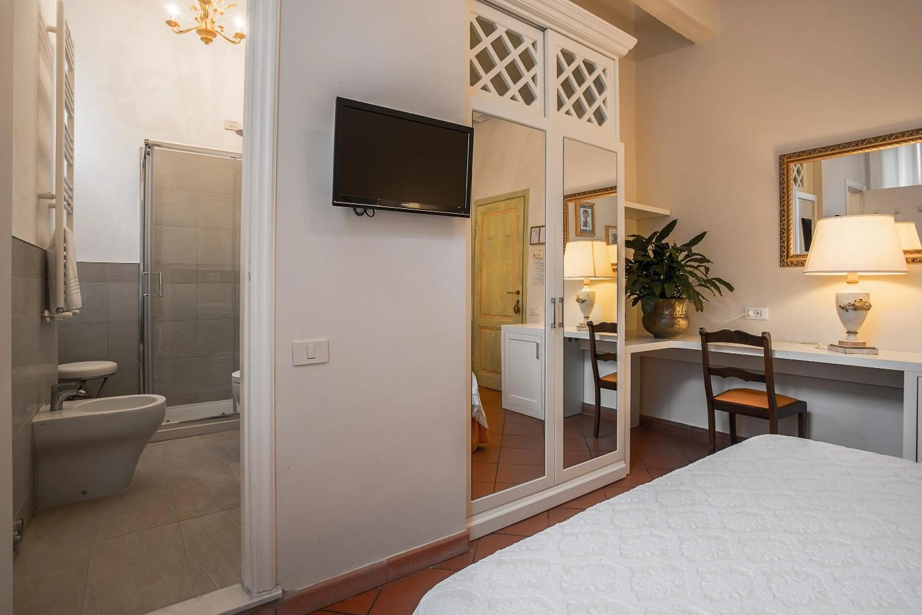 Photo of the whole room, Bed in Hotel Villa Maremonti