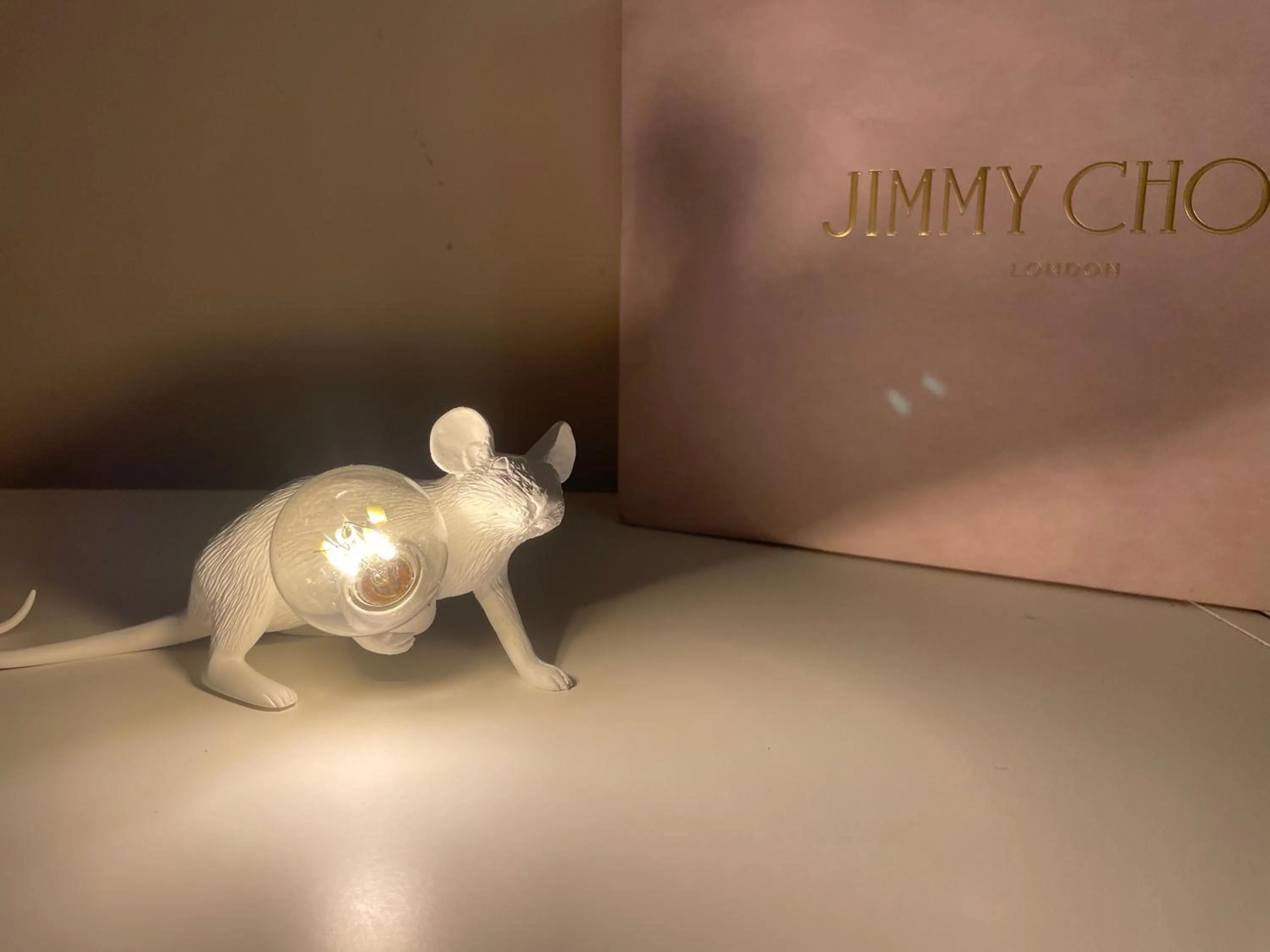 Decorative detail in Paradise Rooms - Brignole Station - Private Rooms