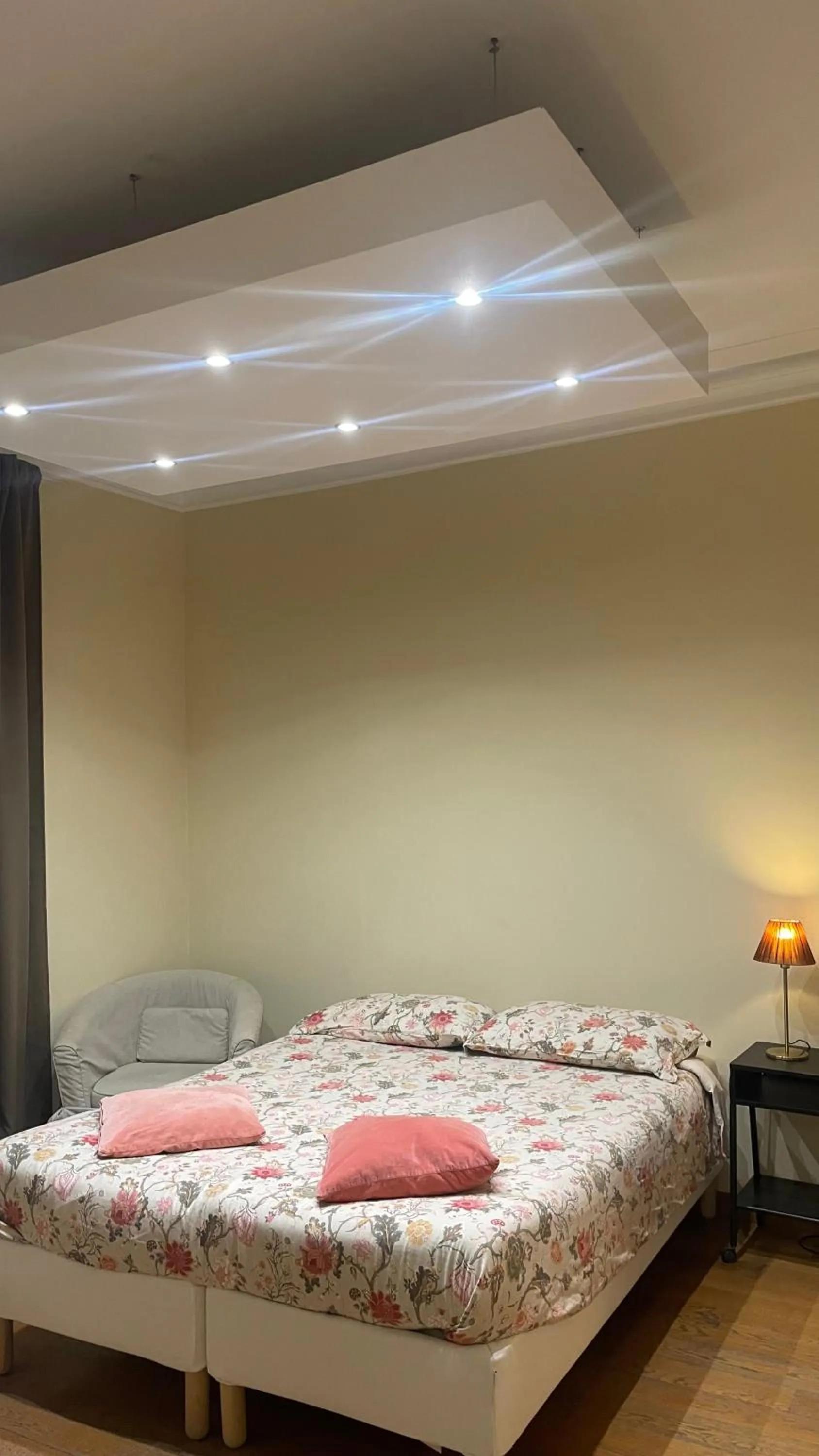Bed in Paradise Rooms - Brignole Station - Private Rooms