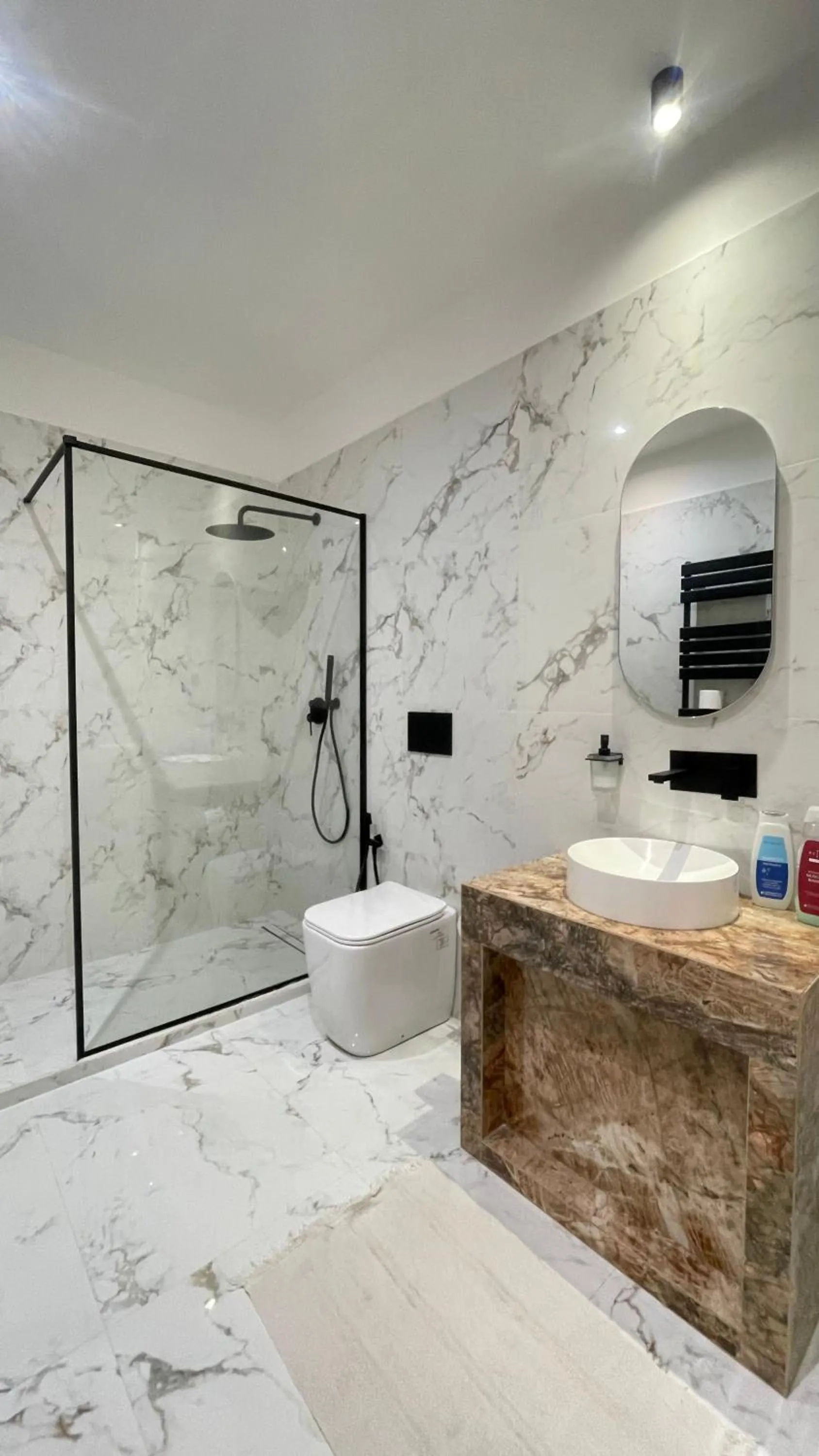 Shower in Paradise Suites - Brignole Station - Best Price Rooms - ALWAYS OPEN