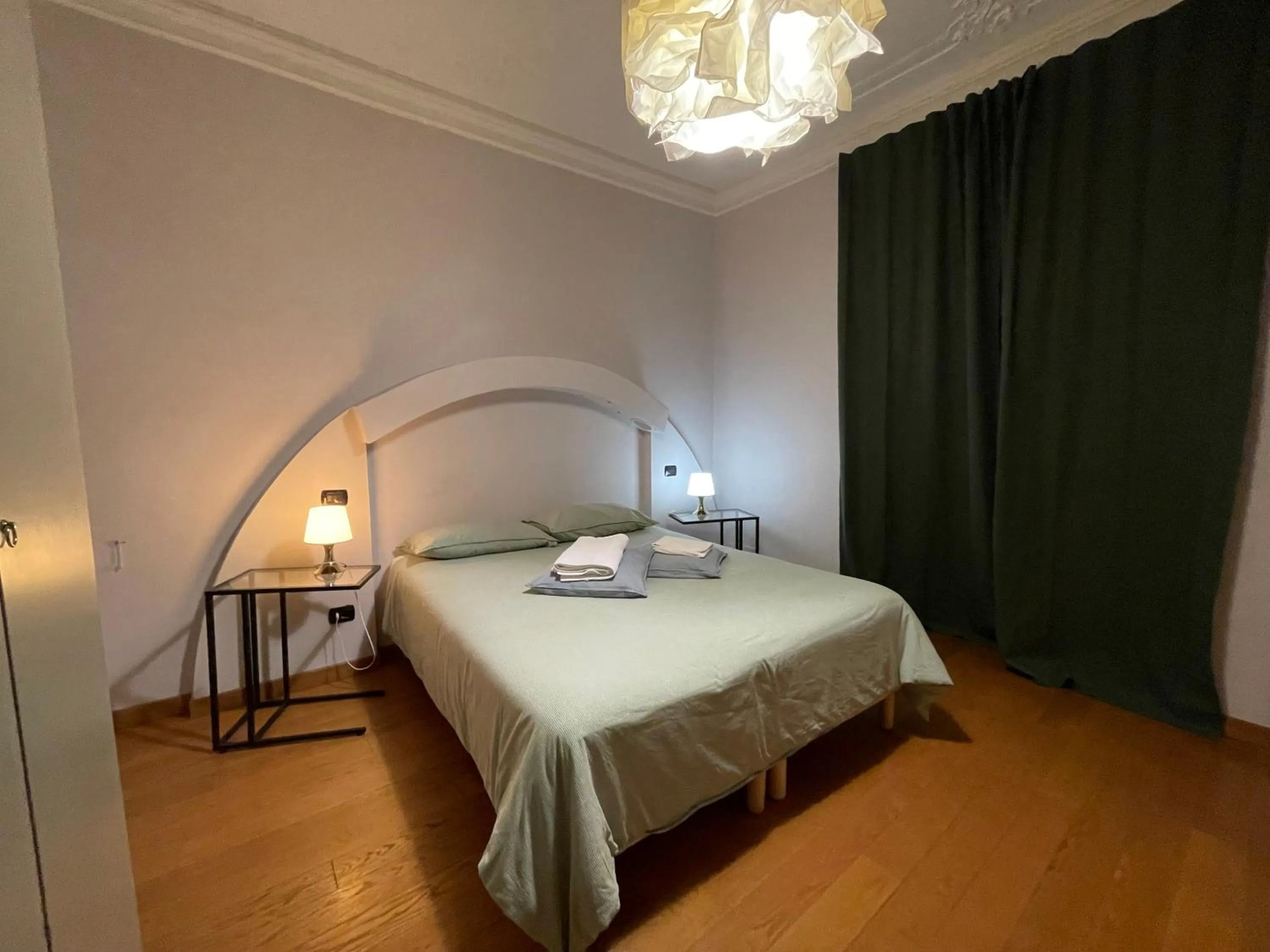 Bed in Paradise Suites - Brignole Station - Best Price Rooms - ALWAYS OPEN