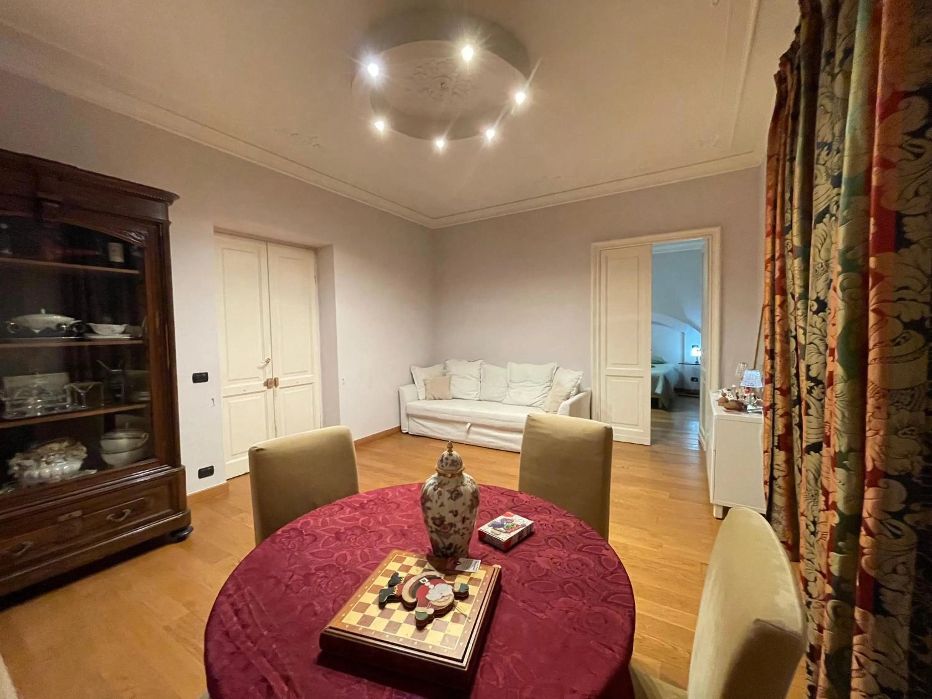 Living room in Paradise Rooms - Brignole Station - Private Rooms