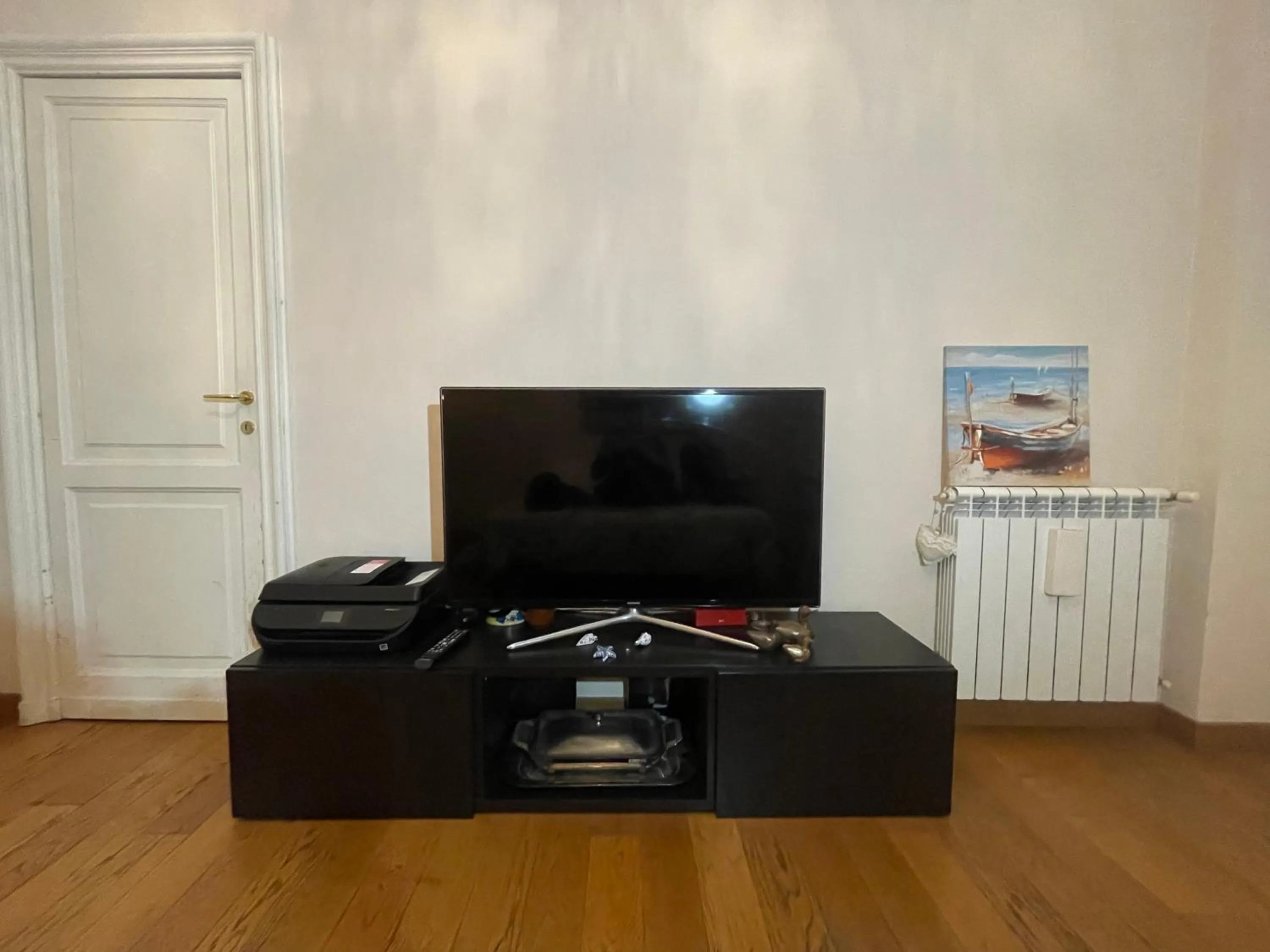 TV and multimedia in Paradise Rooms - Brignole Station - Private Rooms